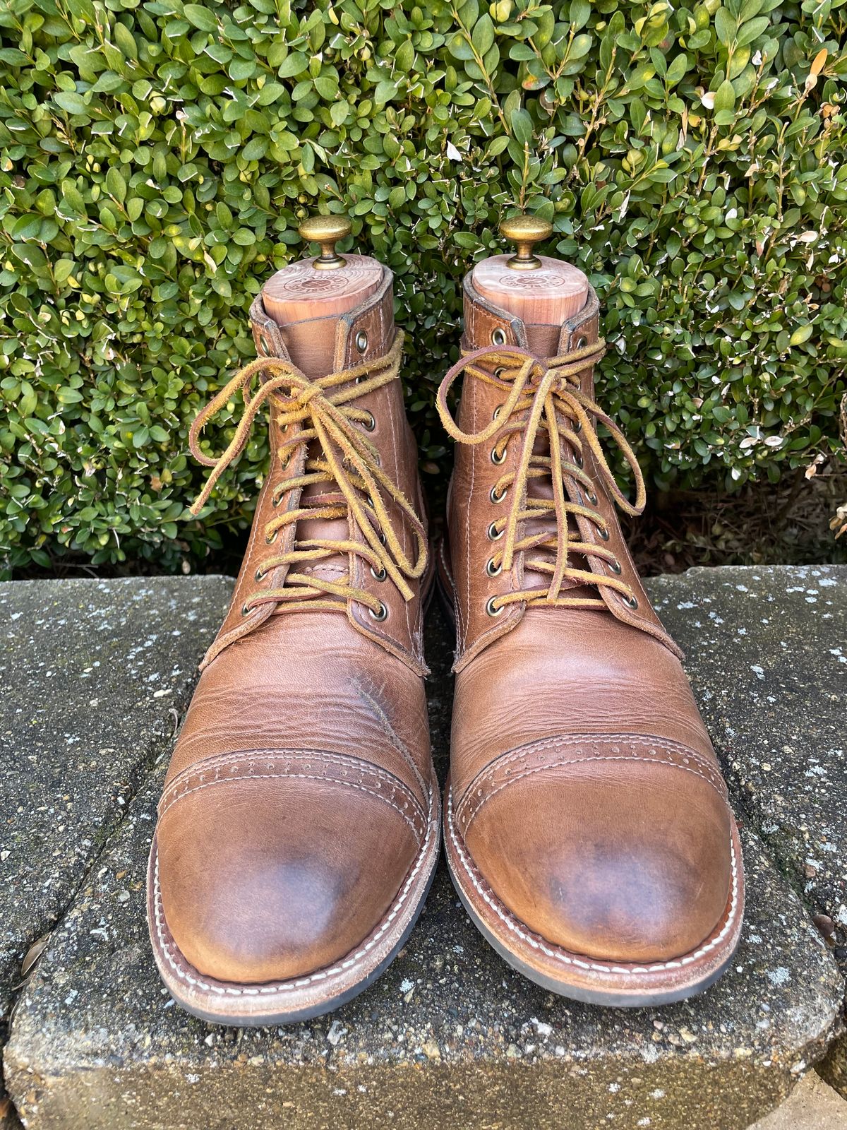 Photo by sirwolf on March 5, 2023 of the Oak Street Bootmakers Trench Boot in Horween Natural Chromexcel.