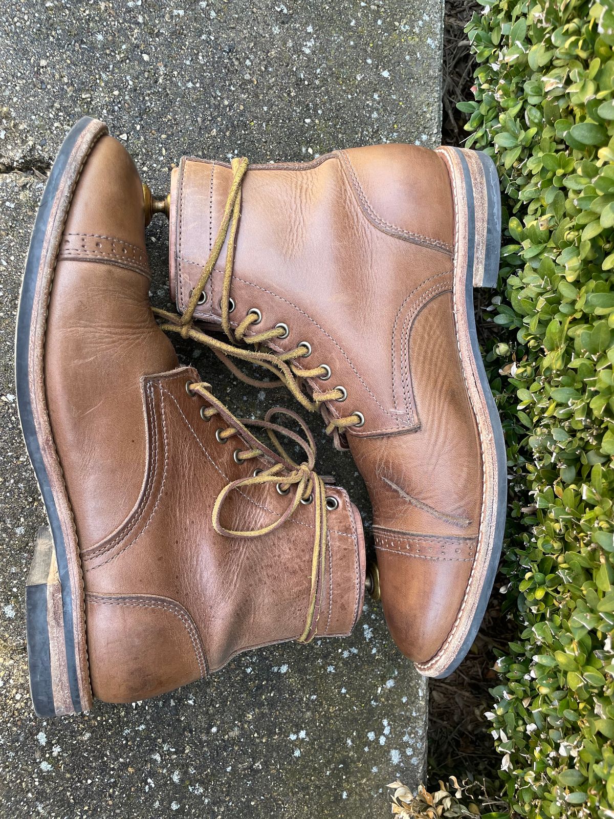 Photo by sirwolf on March 5, 2023 of the Oak Street Bootmakers Trench Boot in Horween Natural Chromexcel.
