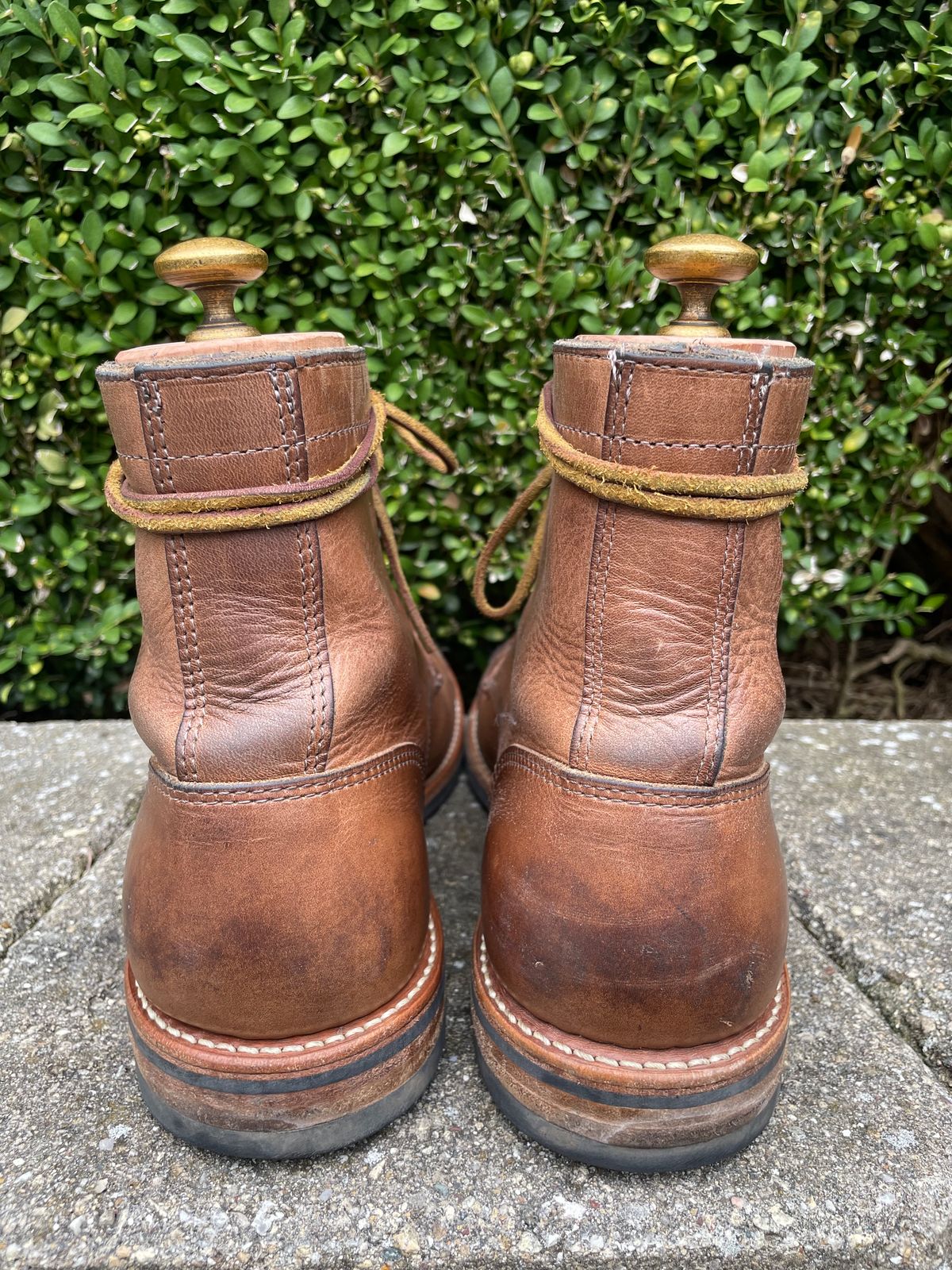 Photo by sirwolf on April 5, 2023 of the Oak Street Bootmakers Trench Boot in Horween Natural Chromexcel.
