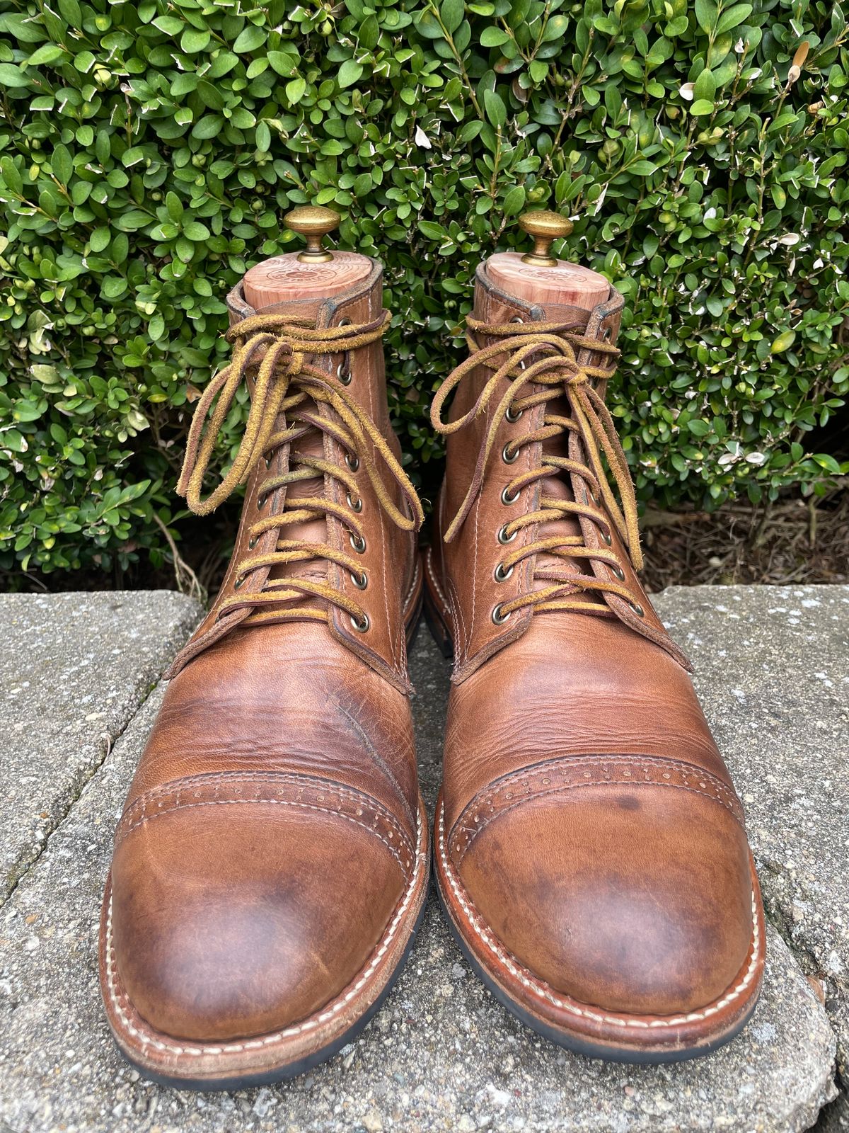 Photo by sirwolf on April 5, 2023 of the Oak Street Bootmakers Trench Boot in Horween Natural Chromexcel.