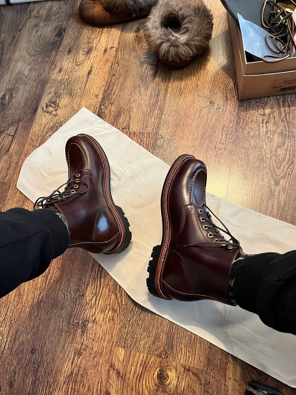 Photo by mito_vr on January 9, 2024 of the Grant Stone Brass Boot in Horween Crimson Chromexcel.