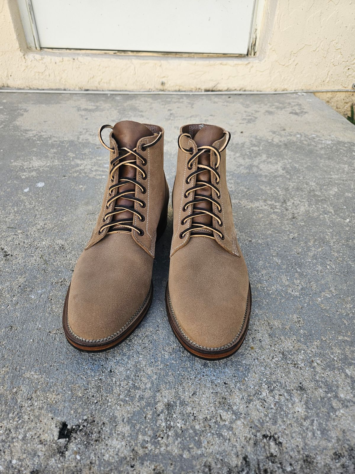 Photo by grim_f on November 1, 2023 of the Viberg Boondocker in Horween Marine Field Roughout.