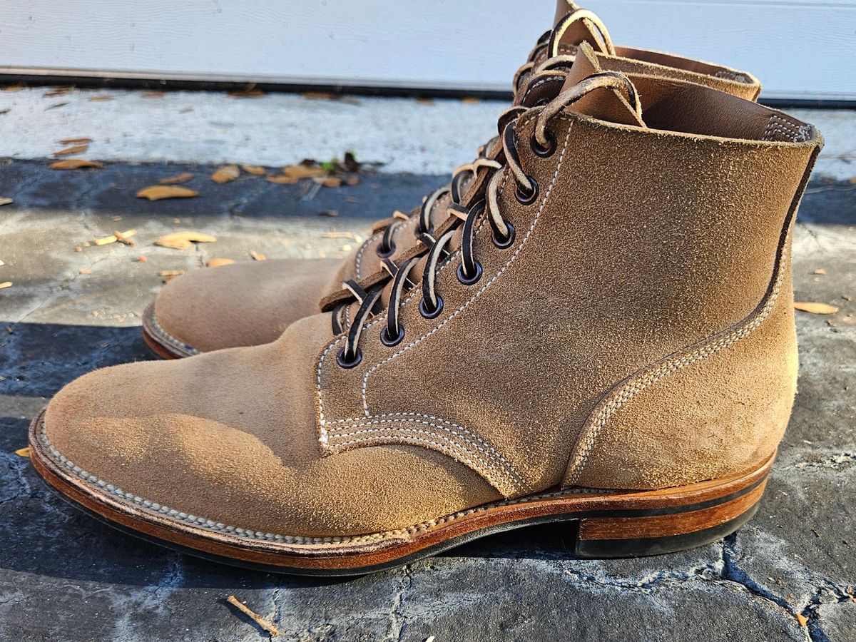 Photo by grim_f on January 1, 2024 of the Viberg Boondocker in Horween Marine Field Roughout.