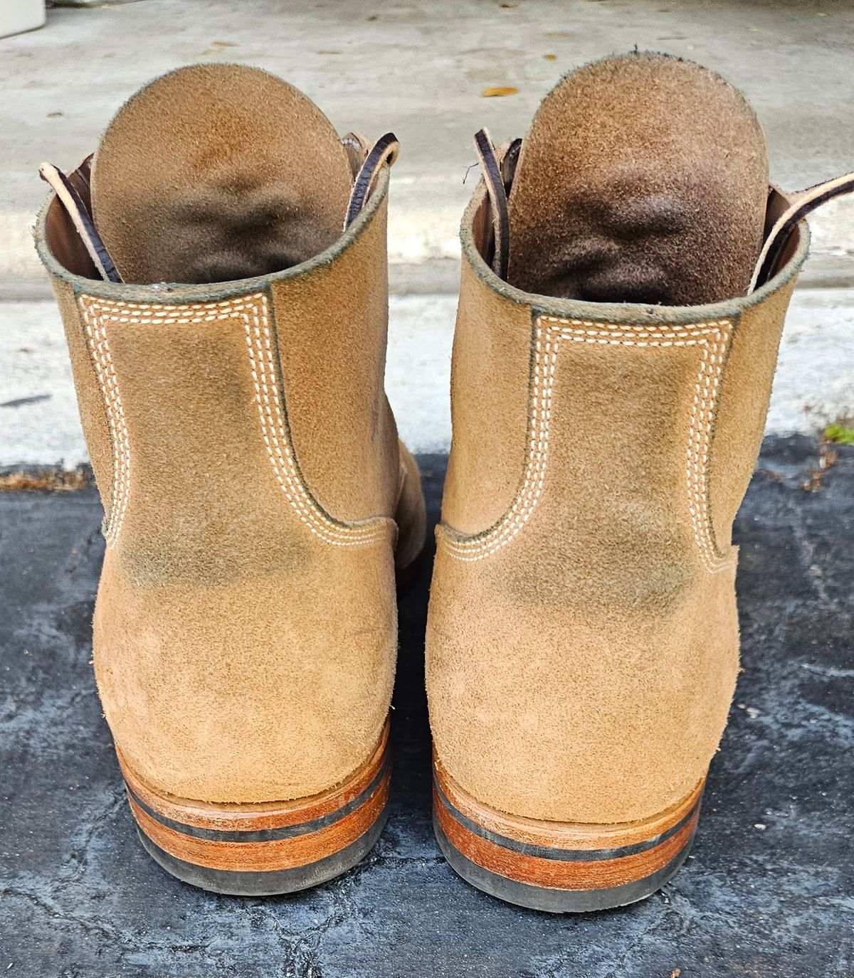 Photo by grim_f on April 5, 2024 of the Viberg Boondocker in Horween Marine Field Roughout.