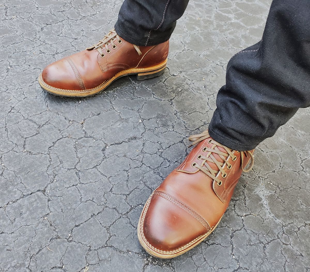 Photo by grim_f on August 25, 2022 of the Viberg Service Boot in Horween Saddle Tan Chromepak.