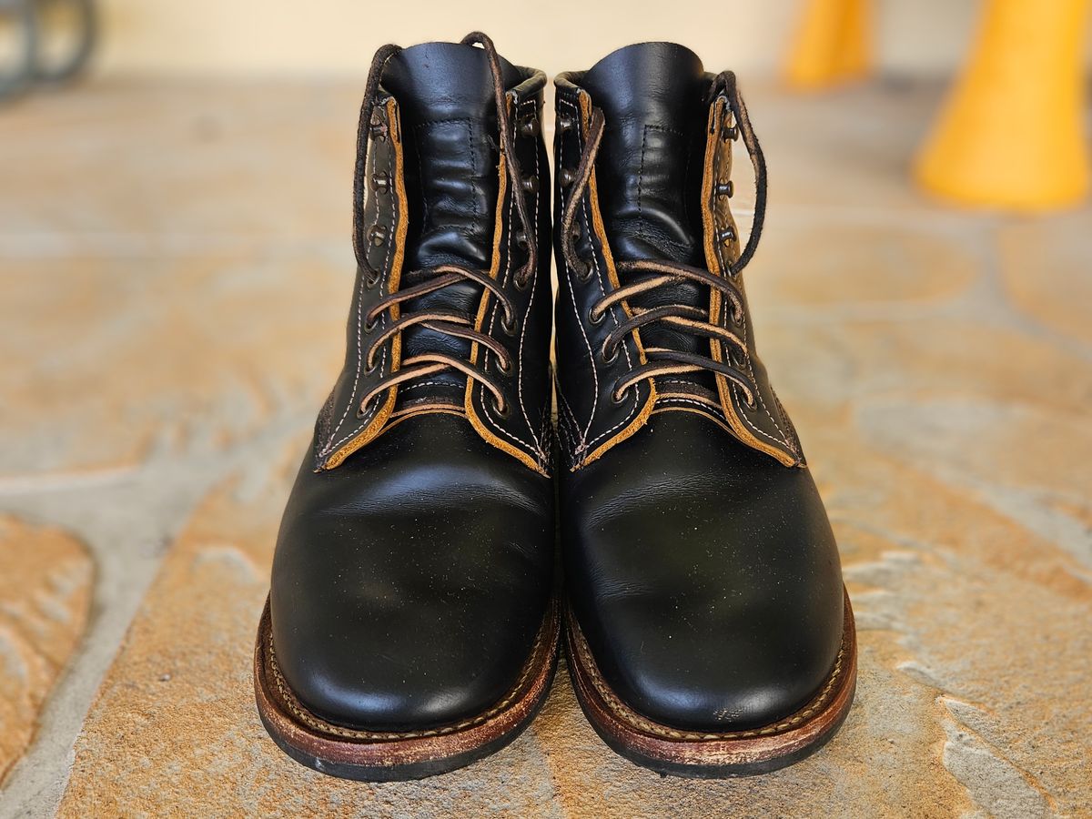 Photo by grim_f on February 6, 2024 of the Red Wing Beckman Flatbox in S.B. Foot Black Klondike.