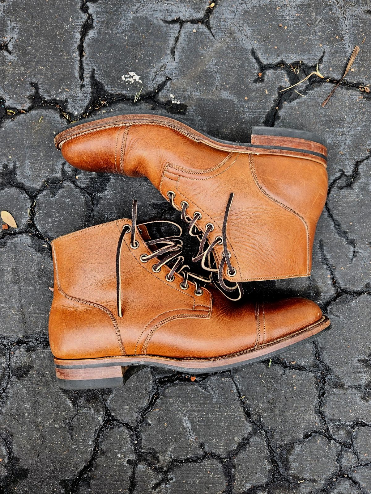 Photo by grim_f on November 2, 2023 of the Viberg Service Boot in Horween Toasted Coconut Dublin.