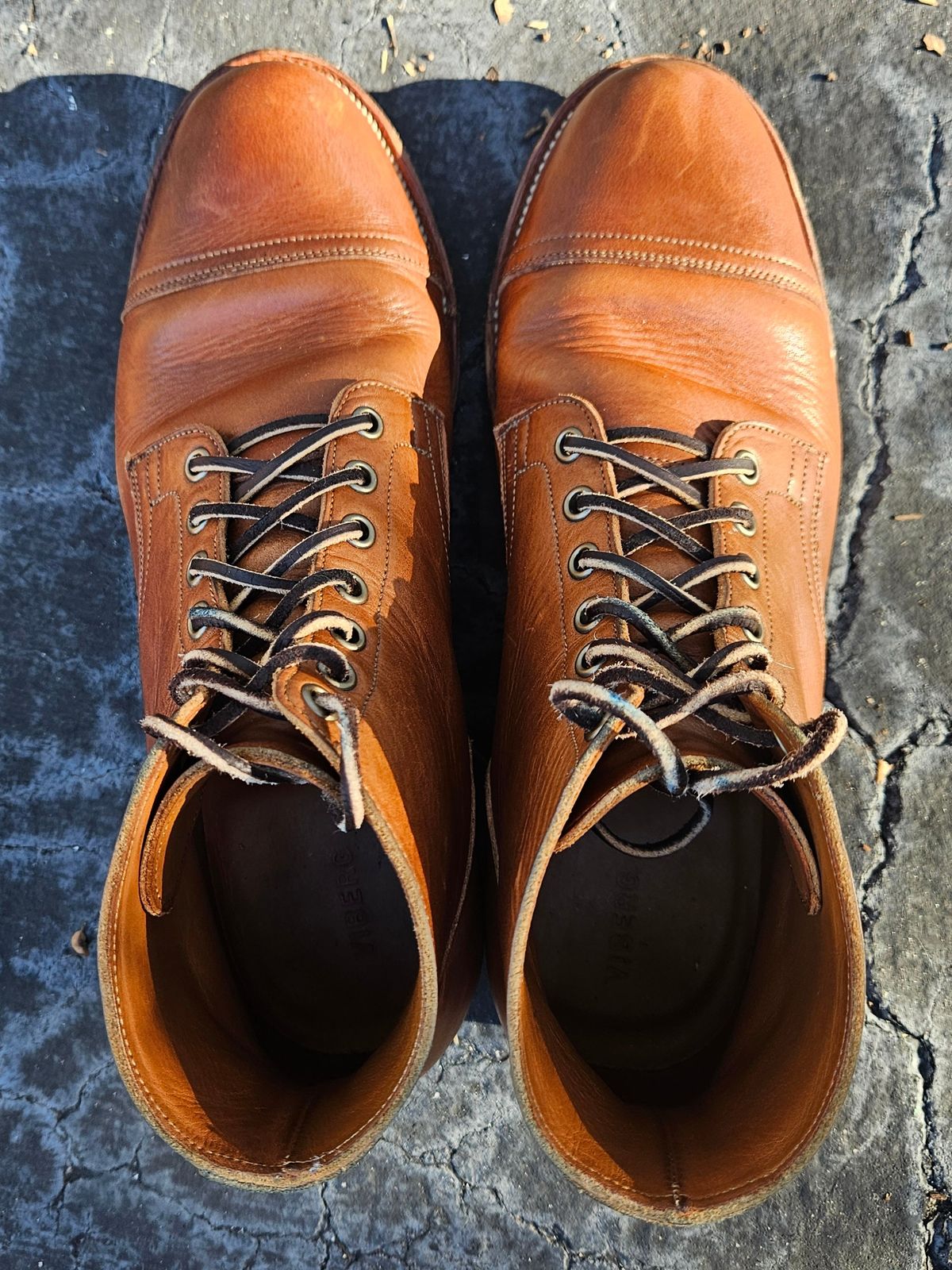 Photo by grim_f on January 1, 2024 of the Viberg Service Boot in Horween Toasted Coconut Dublin.