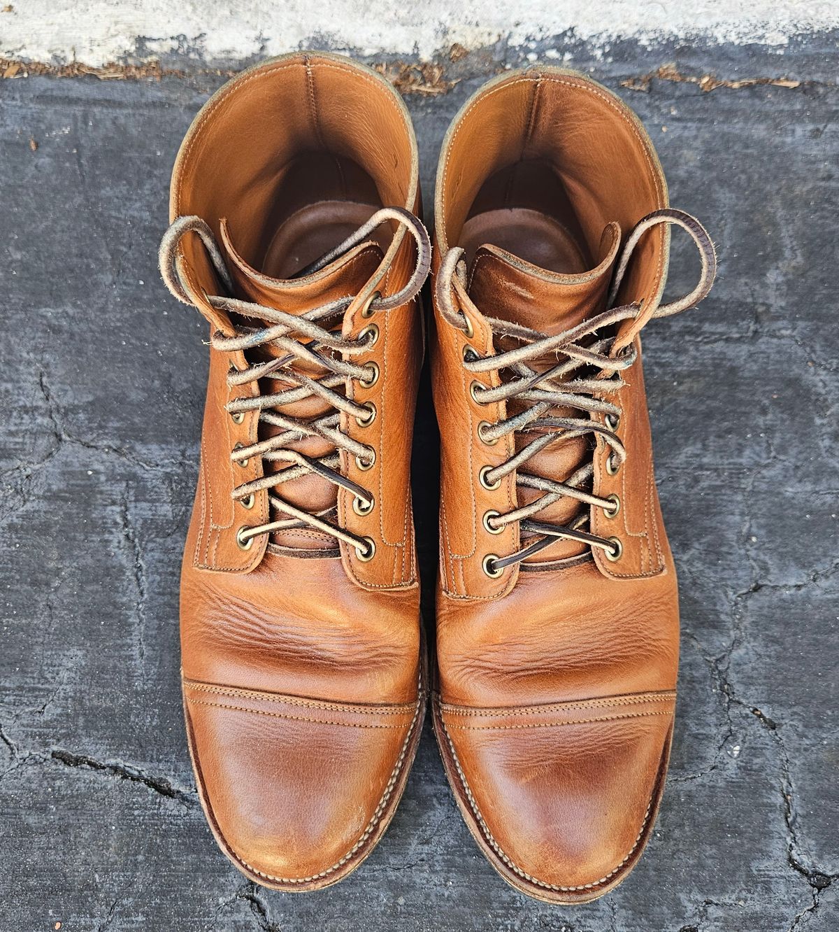 Photo by grim_f on April 5, 2024 of the Viberg Service Boot in Horween Toasted Coconut Dublin.