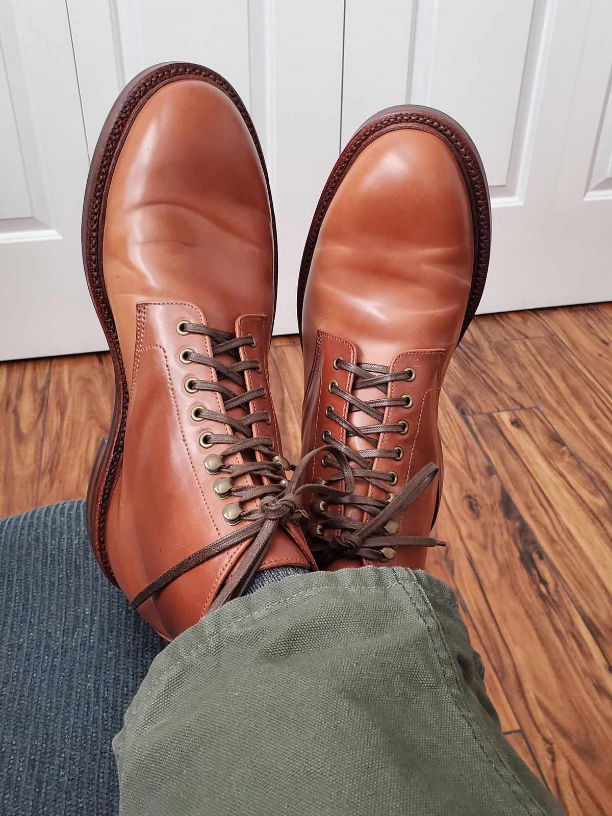 Photo by grim_f on October 4, 2022 of the Grant Stone Edward Boot in Horween Honey Glazed Shell Cordovan.