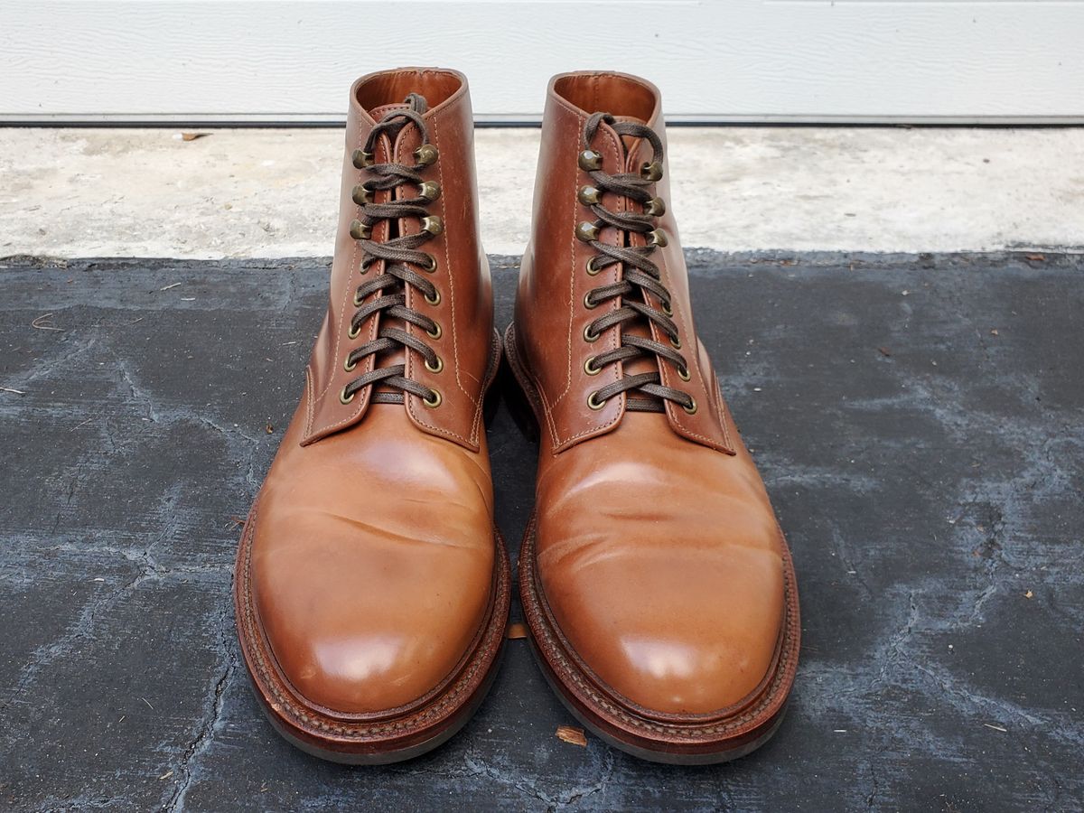 Photo by grim_f on November 2, 2022 of the Grant Stone Edward Boot in Horween Honey Glazed Shell Cordovan.