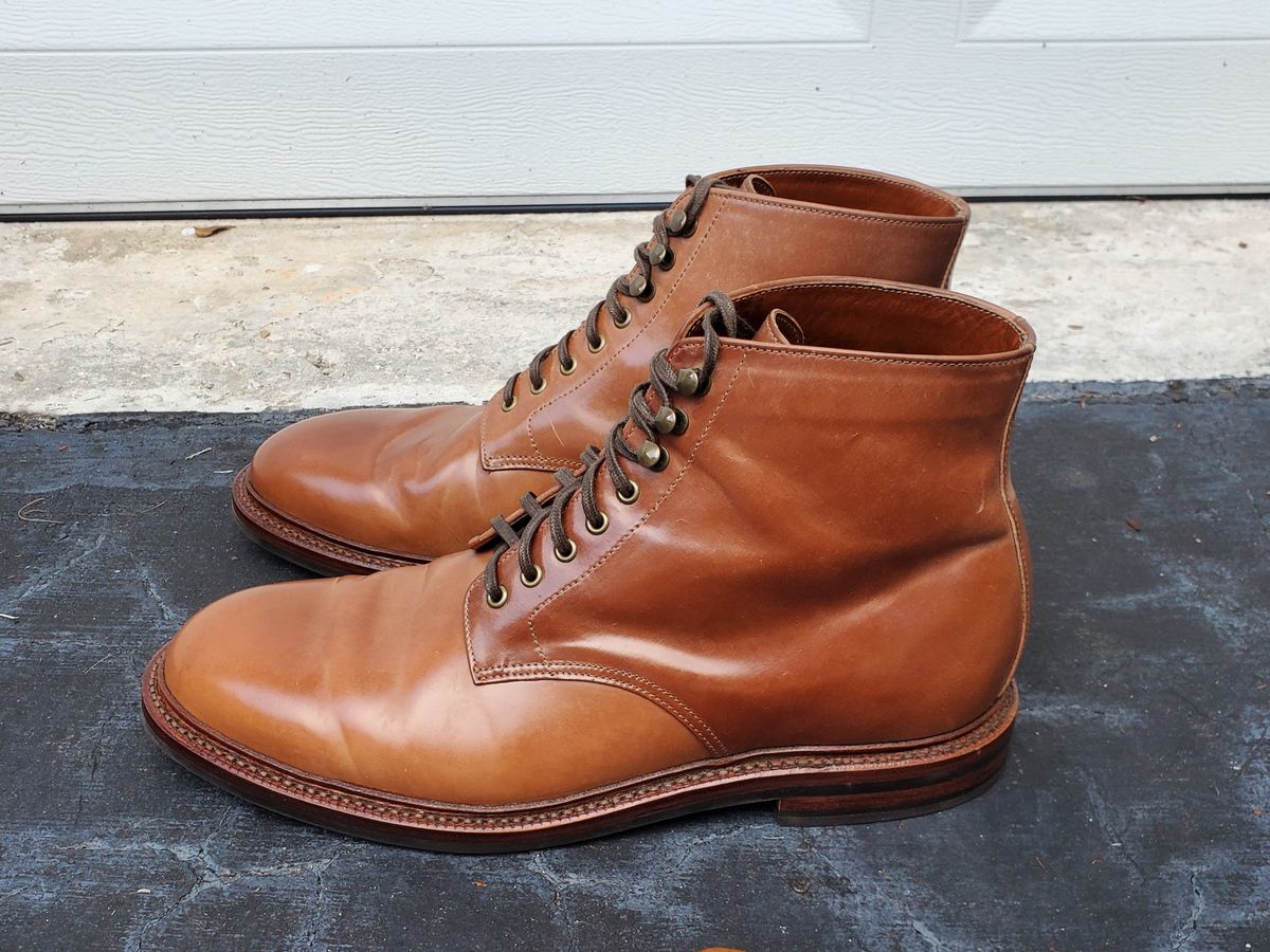 Photo by grim_f on November 2, 2022 of the Grant Stone Edward Boot in Horween Honey Glazed Shell Cordovan.
