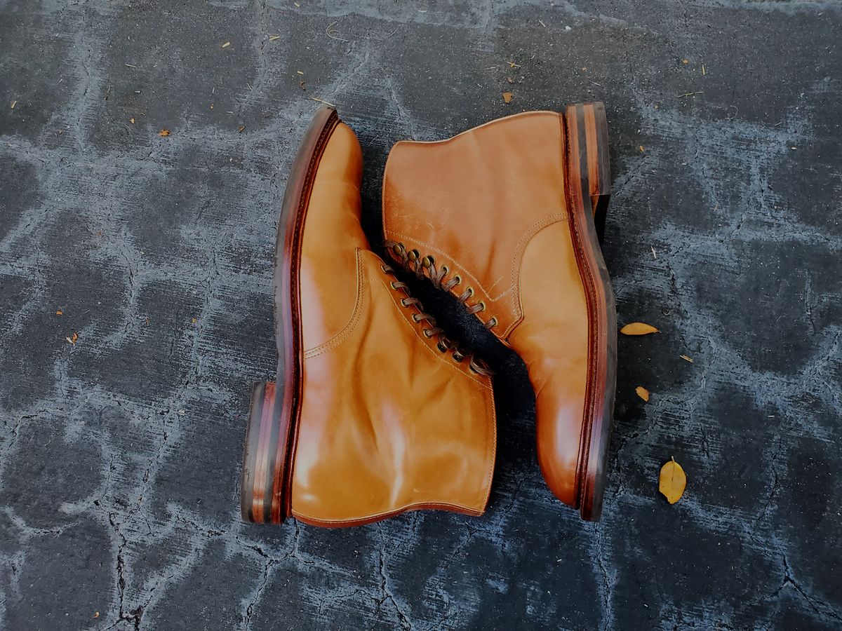 Photo by grim_f on November 2, 2022 of the Grant Stone Edward Boot in Horween Honey Glazed Shell Cordovan.