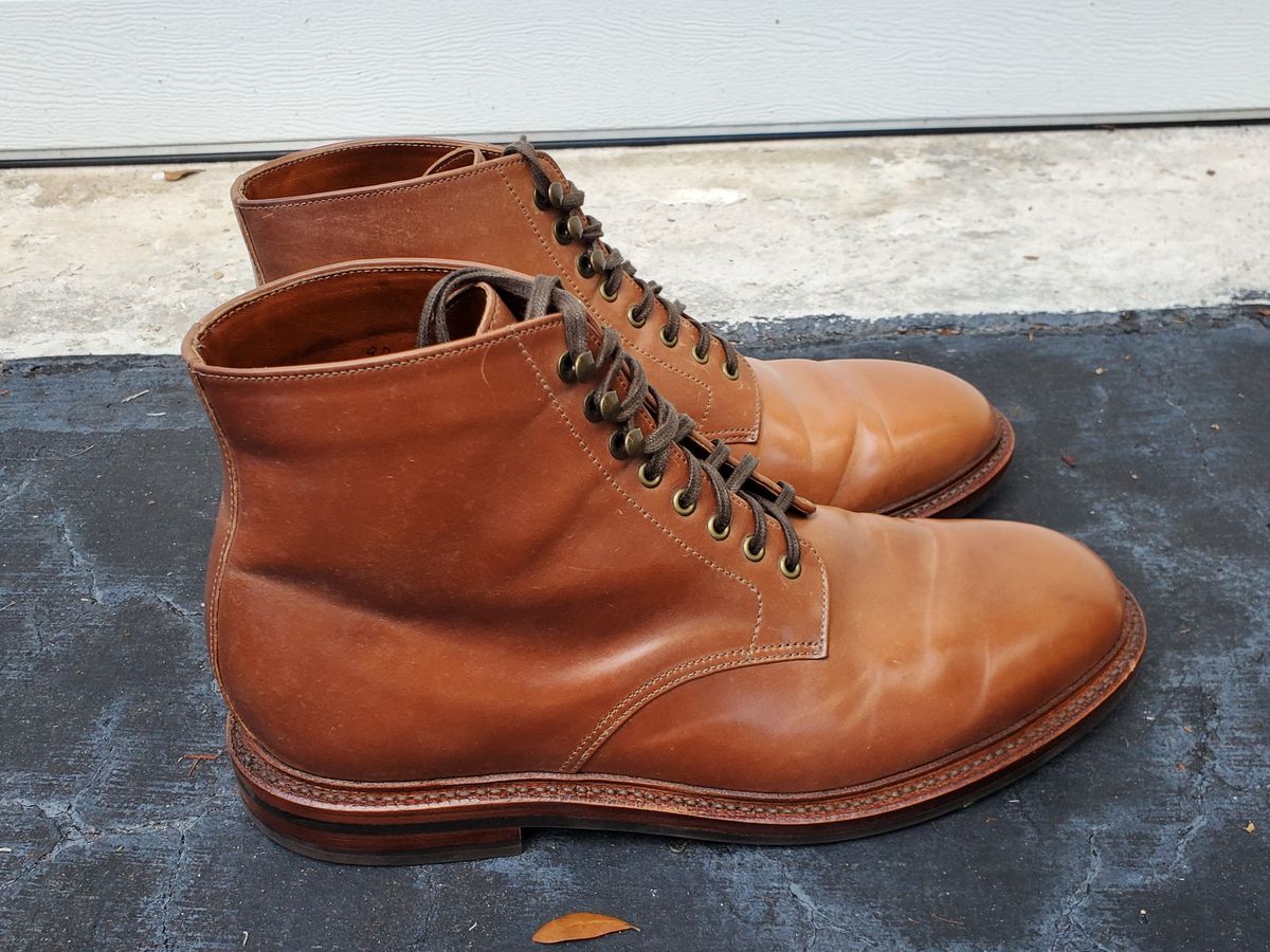 Photo by grim_f on November 2, 2022 of the Grant Stone Edward Boot in Horween Honey Glazed Shell Cordovan.