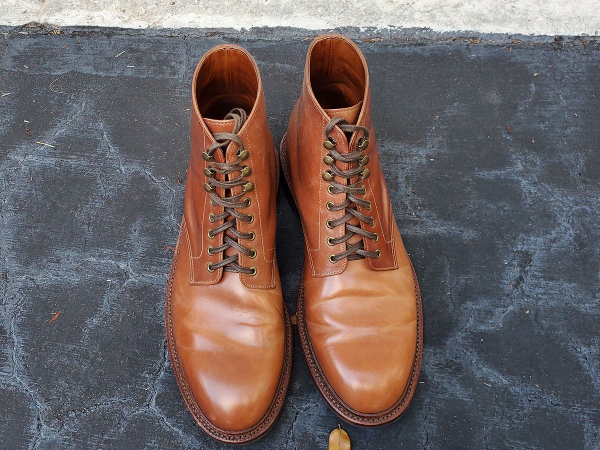 Photo by grim_f on November 2, 2022 of the Grant Stone Edward Boot in Horween Honey Glazed Shell Cordovan.