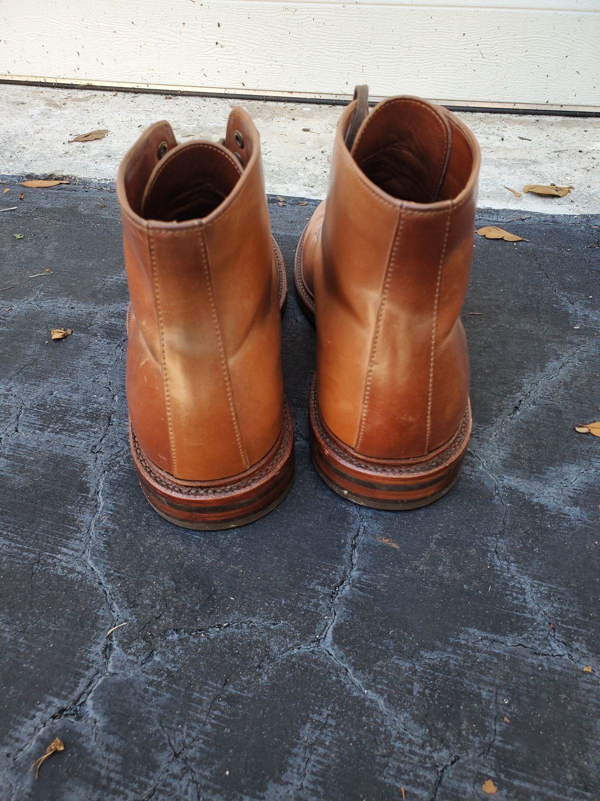 Photo by grim_f on December 5, 2022 of the Grant Stone Edward Boot in Horween Honey Glazed Shell Cordovan.