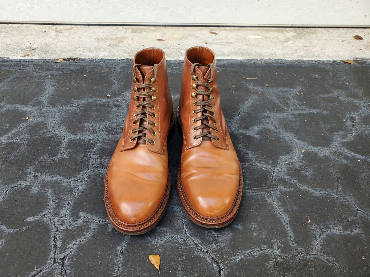 Photo by grim_f on January 4, 2023 of the Grant Stone Edward Boot in Horween Honey Glazed Shell Cordovan.