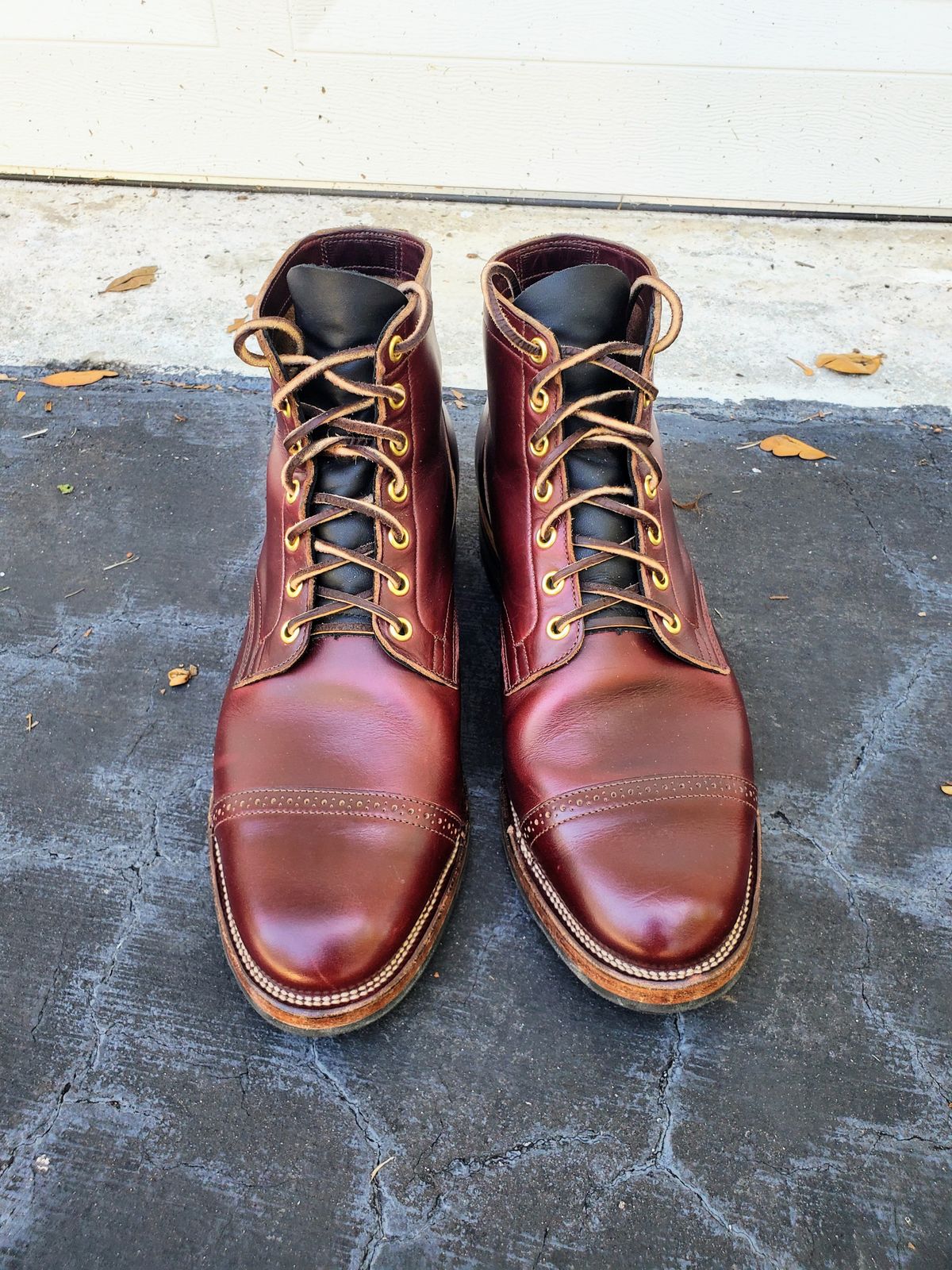 Photo by grim_f on December 5, 2022 of the Viberg Service Boot BCT in Horween Color 8 Chromexcel.