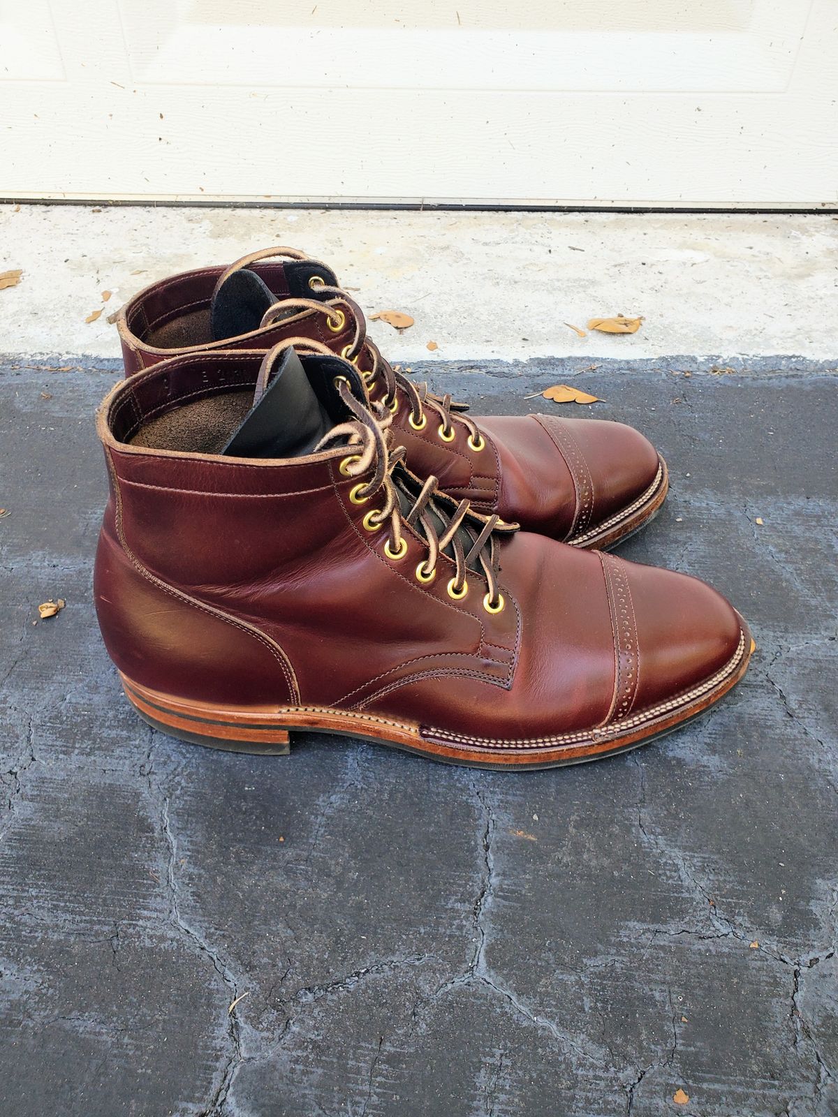 Photo by grim_f on December 5, 2022 of the Viberg Service Boot BCT in Horween Color 8 Chromexcel.