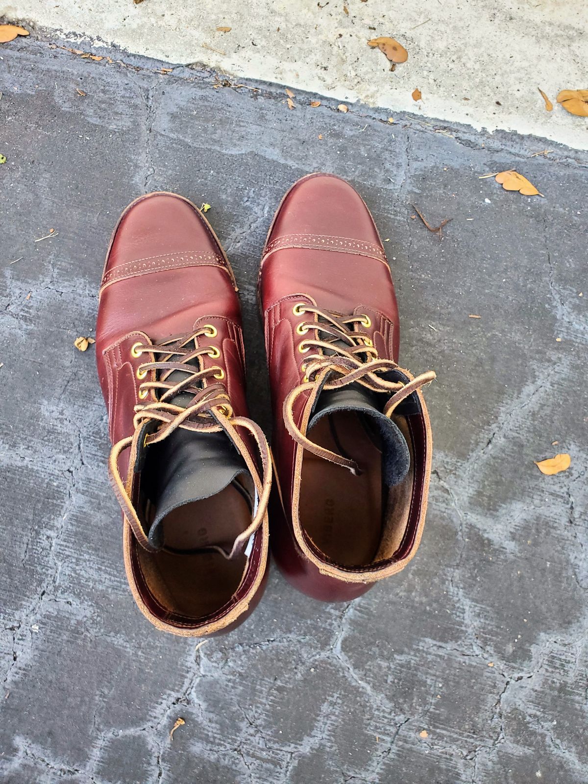 Photo by grim_f on December 5, 2022 of the Viberg Service Boot BCT in Horween Color 8 Chromexcel.