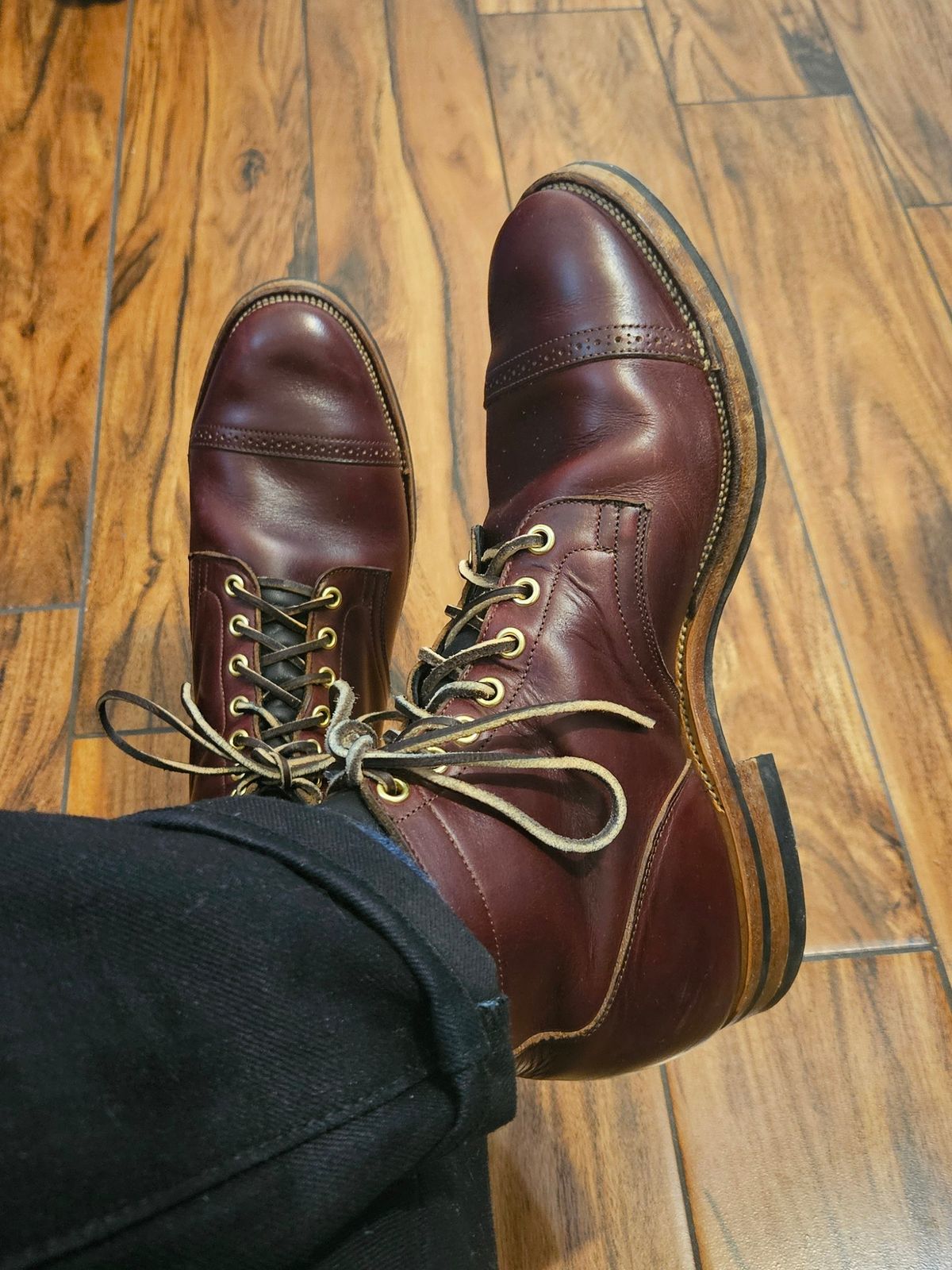 Photo by grim_f on April 15, 2024 of the Viberg Service Boot BCT in Horween Color 8 Chromexcel.