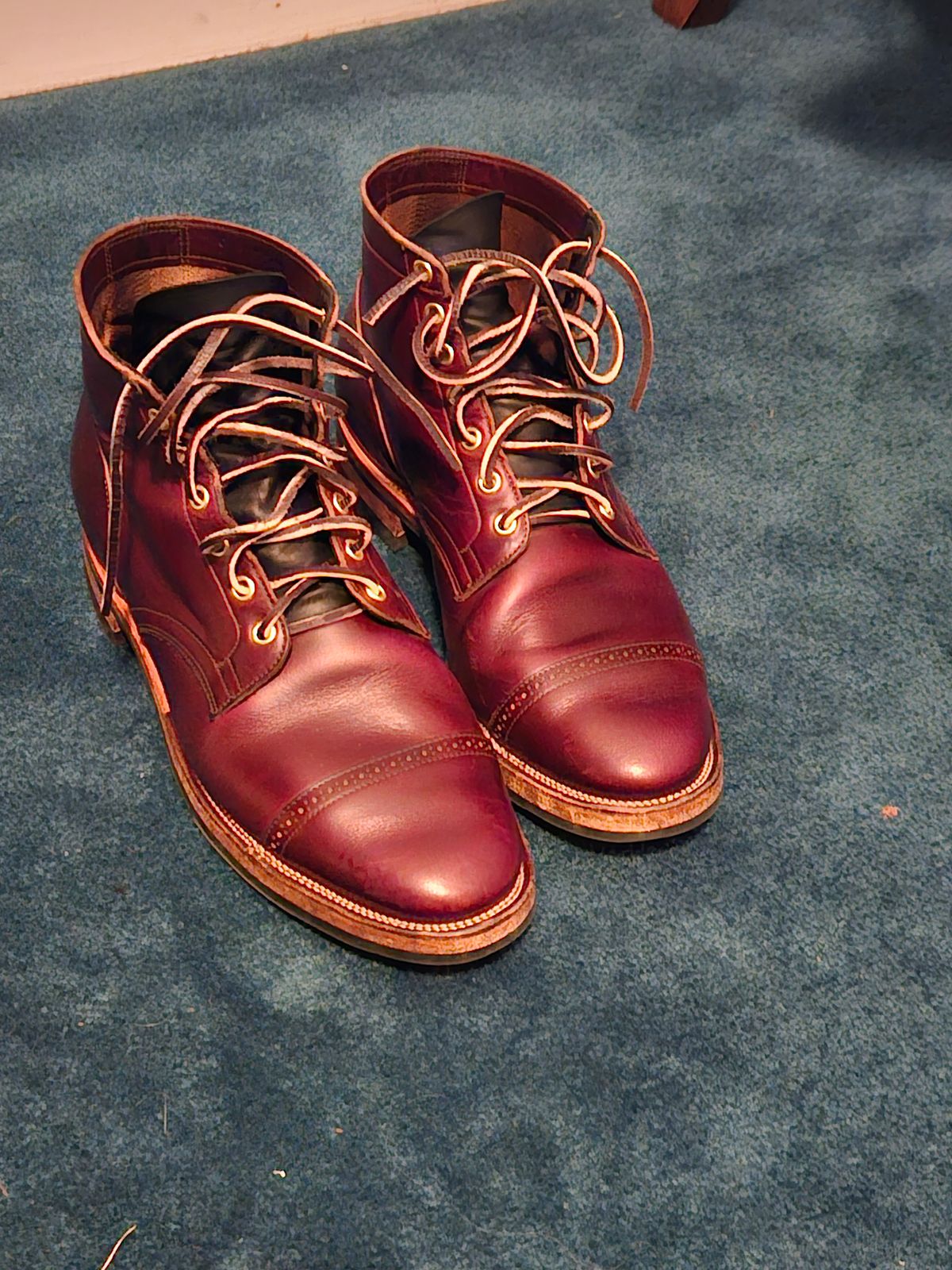 Photo by grim_f on May 24, 2024 of the Viberg Service Boot BCT in Horween Color 8 Chromexcel.