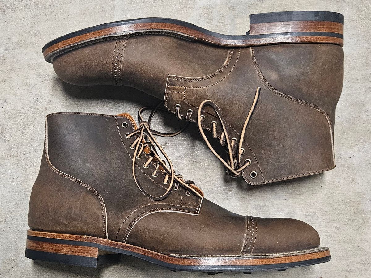 Photo by grim_f on October 1, 2024 of the Viberg Service Boot BCT in Horween Golden Brown Predator.