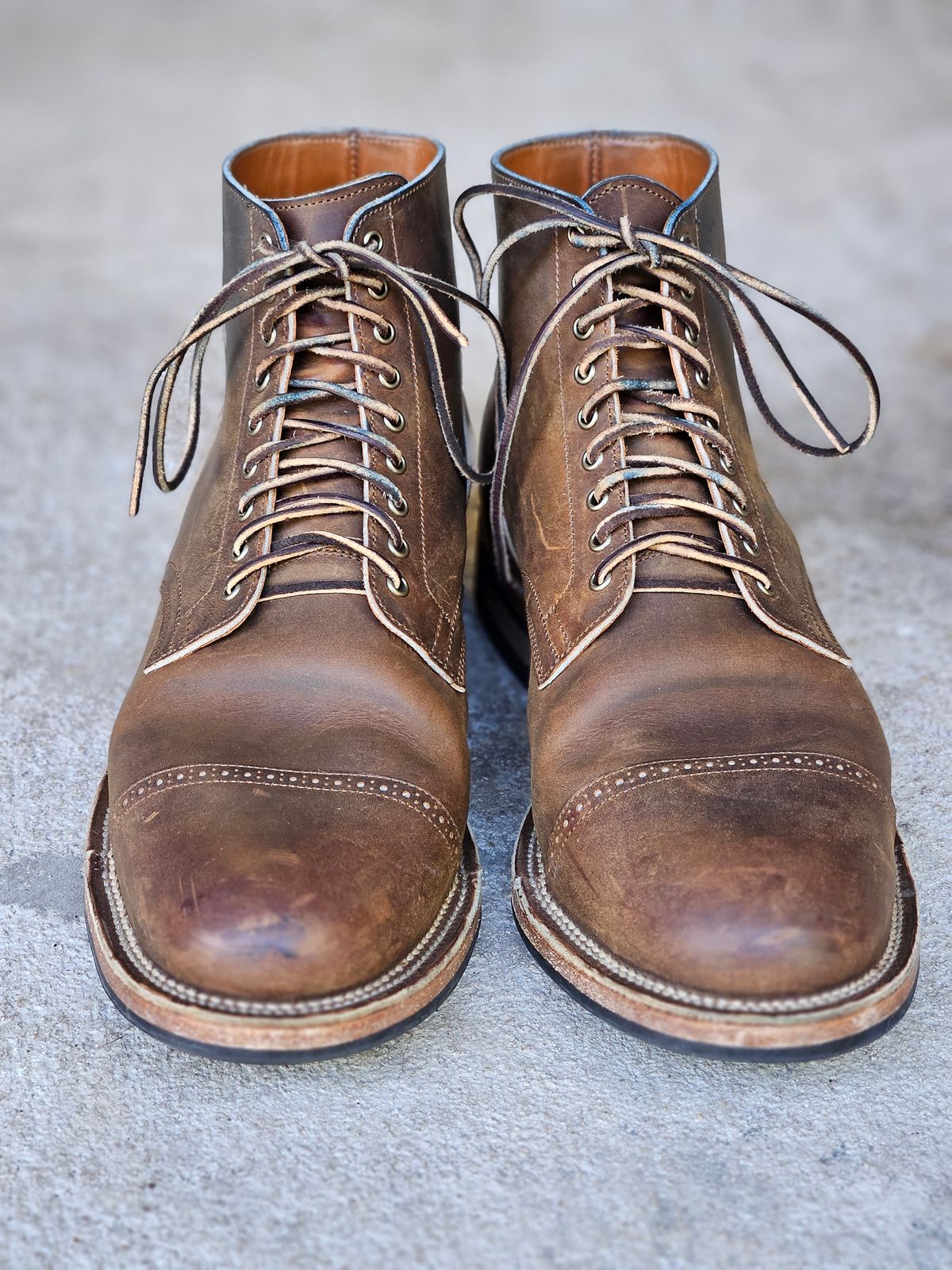 Photo by grim_f on January 5, 2025 of the Viberg Service Boot BCT in Horween Golden Brown Predator.