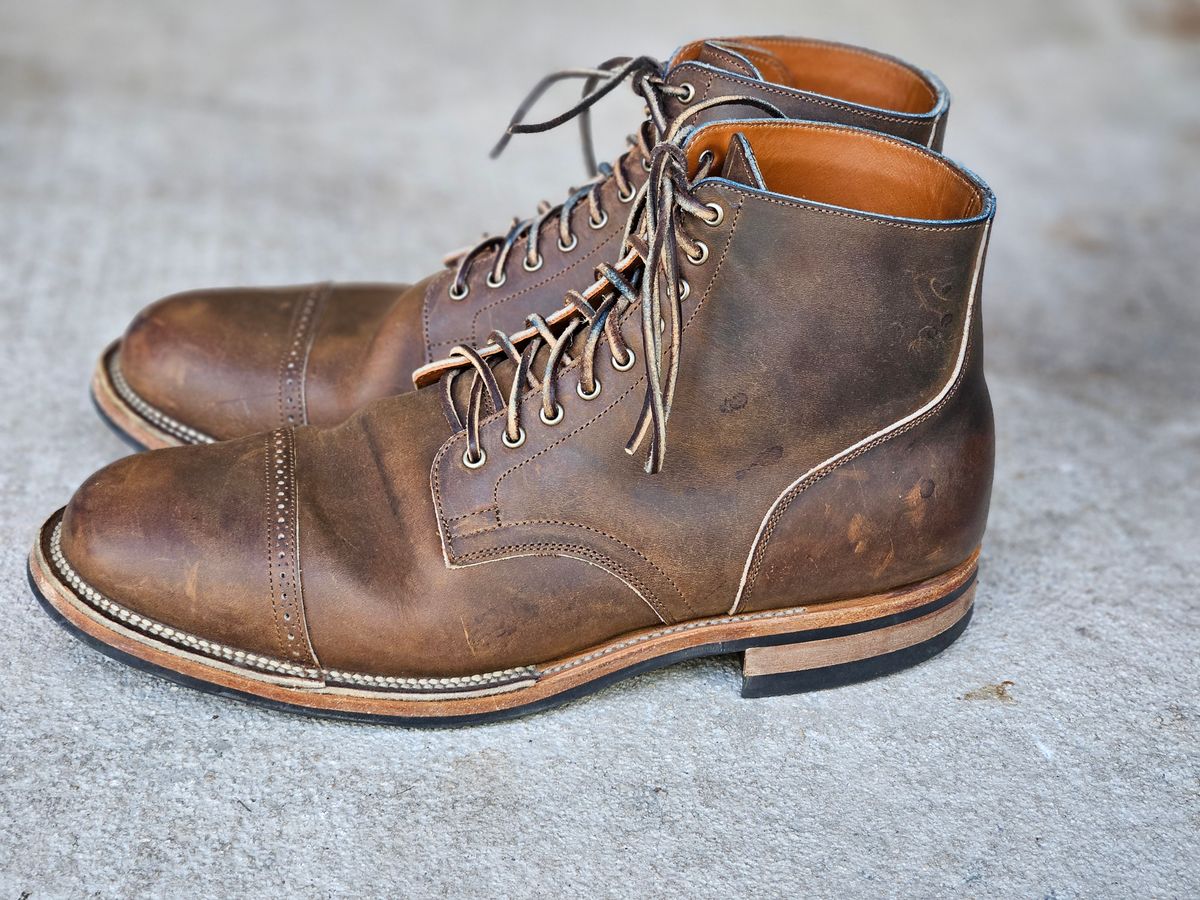 Photo by grim_f on January 5, 2025 of the Viberg Service Boot BCT in Horween Golden Brown Predator.