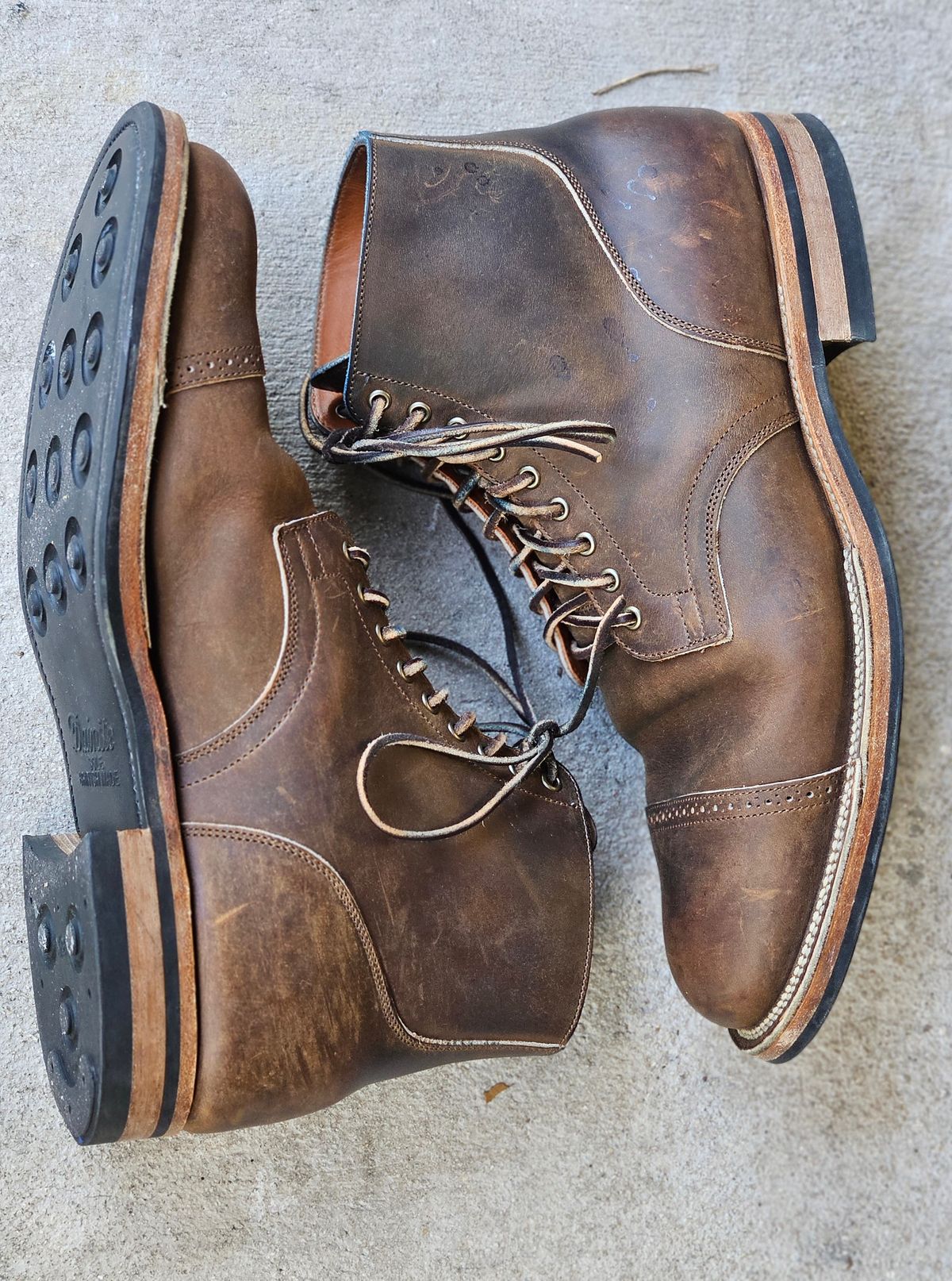 Photo by grim_f on January 5, 2025 of the Viberg Service Boot BCT in Horween Golden Brown Predator.