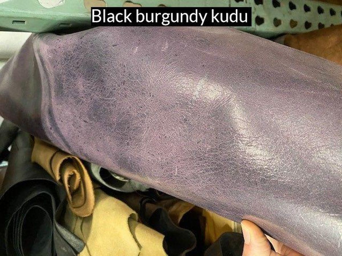 Photo by grim_f on November 20, 2020 of the Parkhurst The Richmond in C.F. Stead Black Burgundy Glazed Kudu.