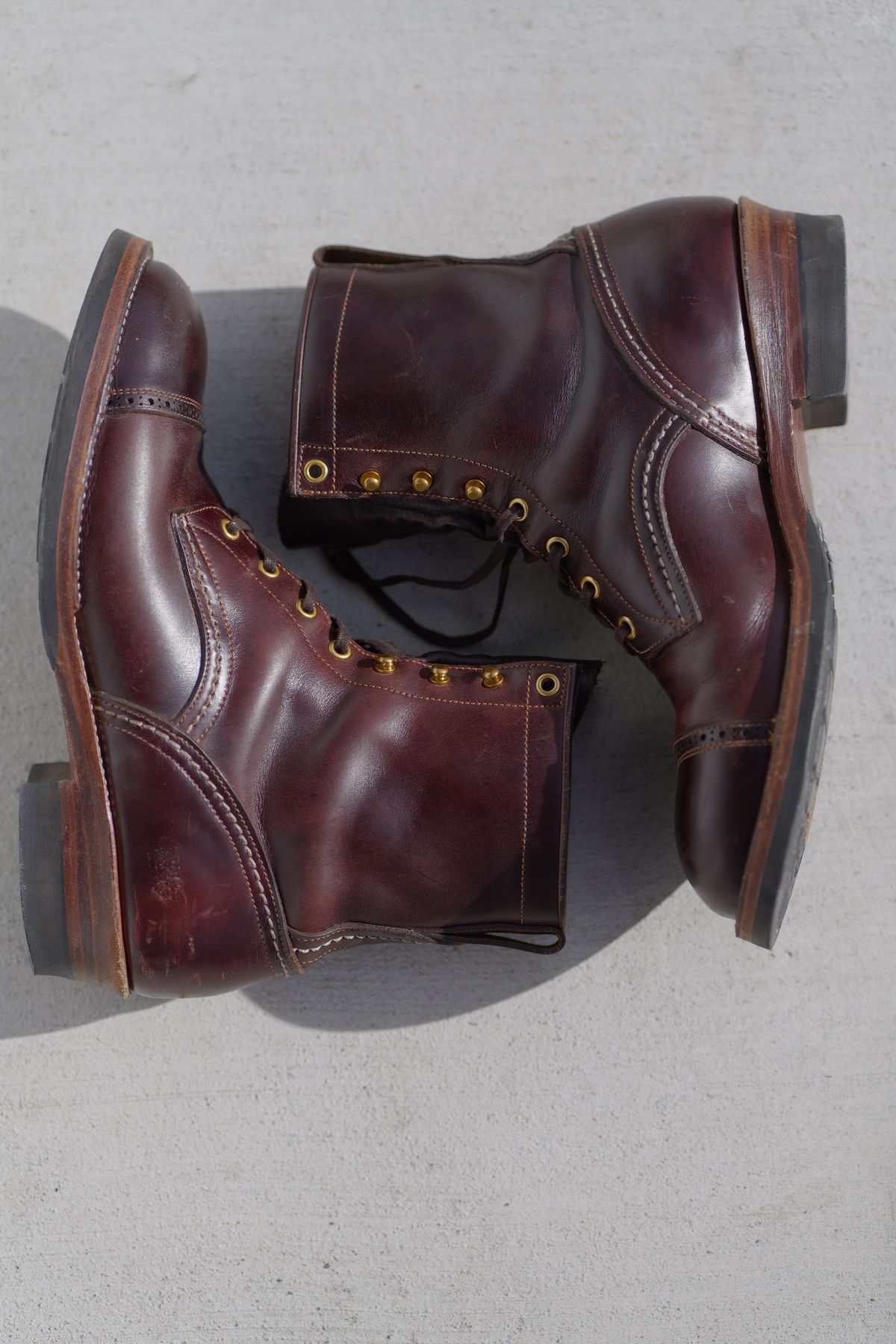 Photo by Cheng_Iron_Boots on January 3, 2025 of the Iron Boots Iron Dragon in Seidel Brown Double Shot.