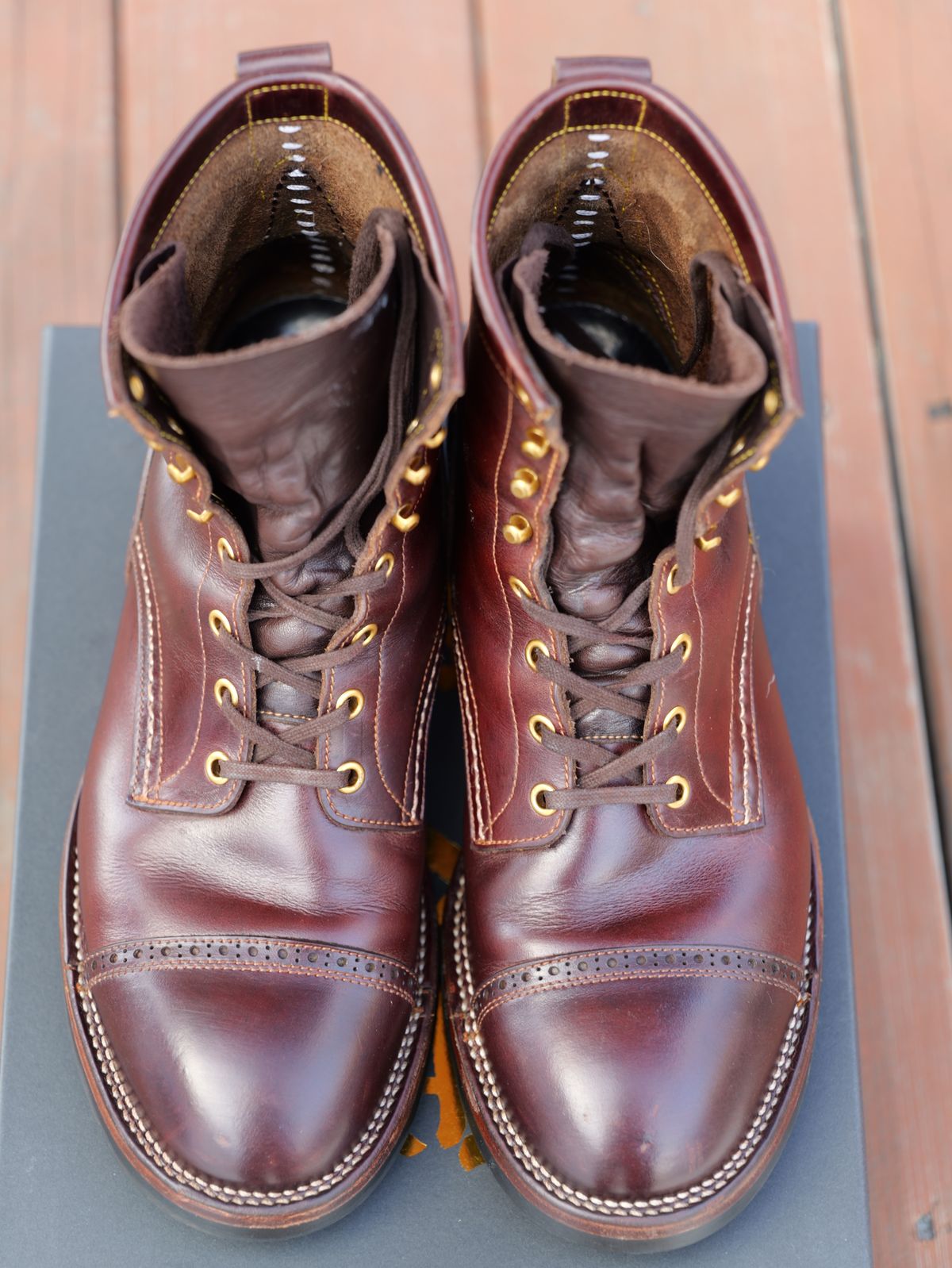 Photo by Cheng_Iron_Boots on March 3, 2025 of the Iron Boots Iron Dragon in Seidel Brown Double Shot.