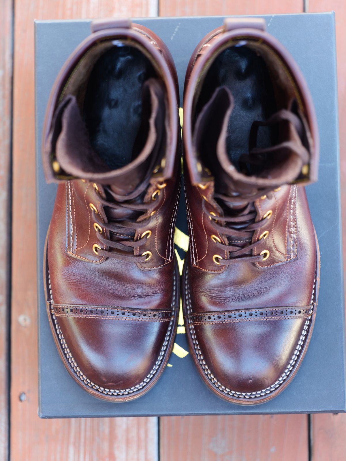 Photo by Cheng_Iron_Boots on April 2, 2025 of the Iron Boots Iron Dragon in Seidel Brown Double Shot.