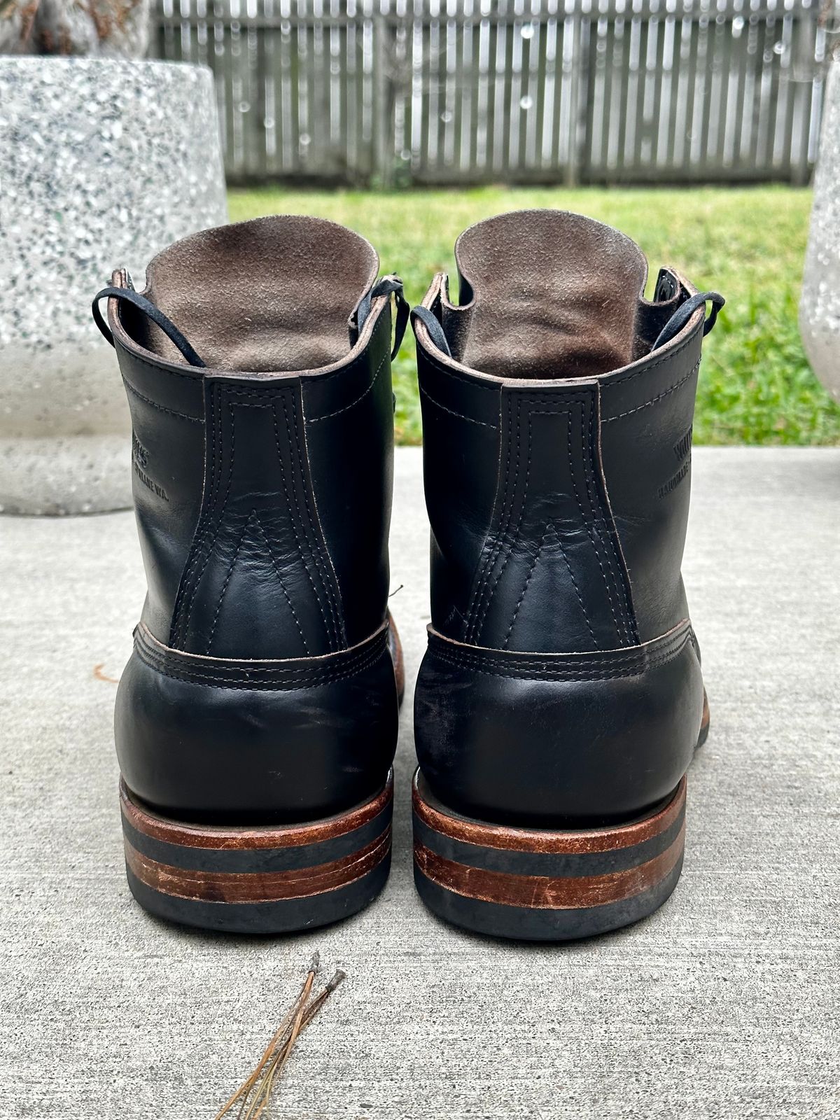 Photo by grdrw on April 5, 2023 of the White's Bounty Hunter in Horween Black Chromexcel Horsehide.