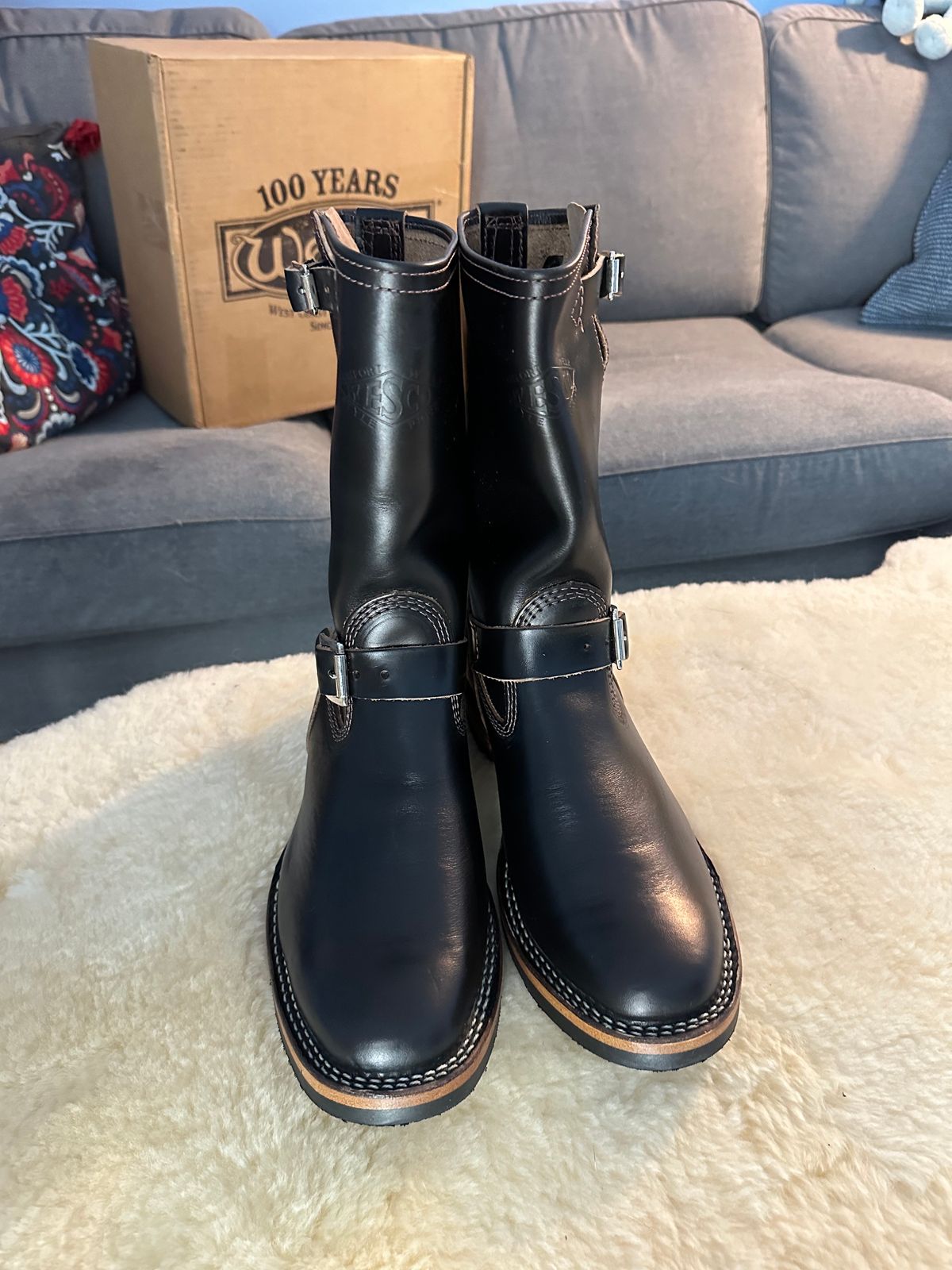 Photo by Deckard on October 1, 2023 of the Wesco Mister Lou in Maryam Black Horsehide.