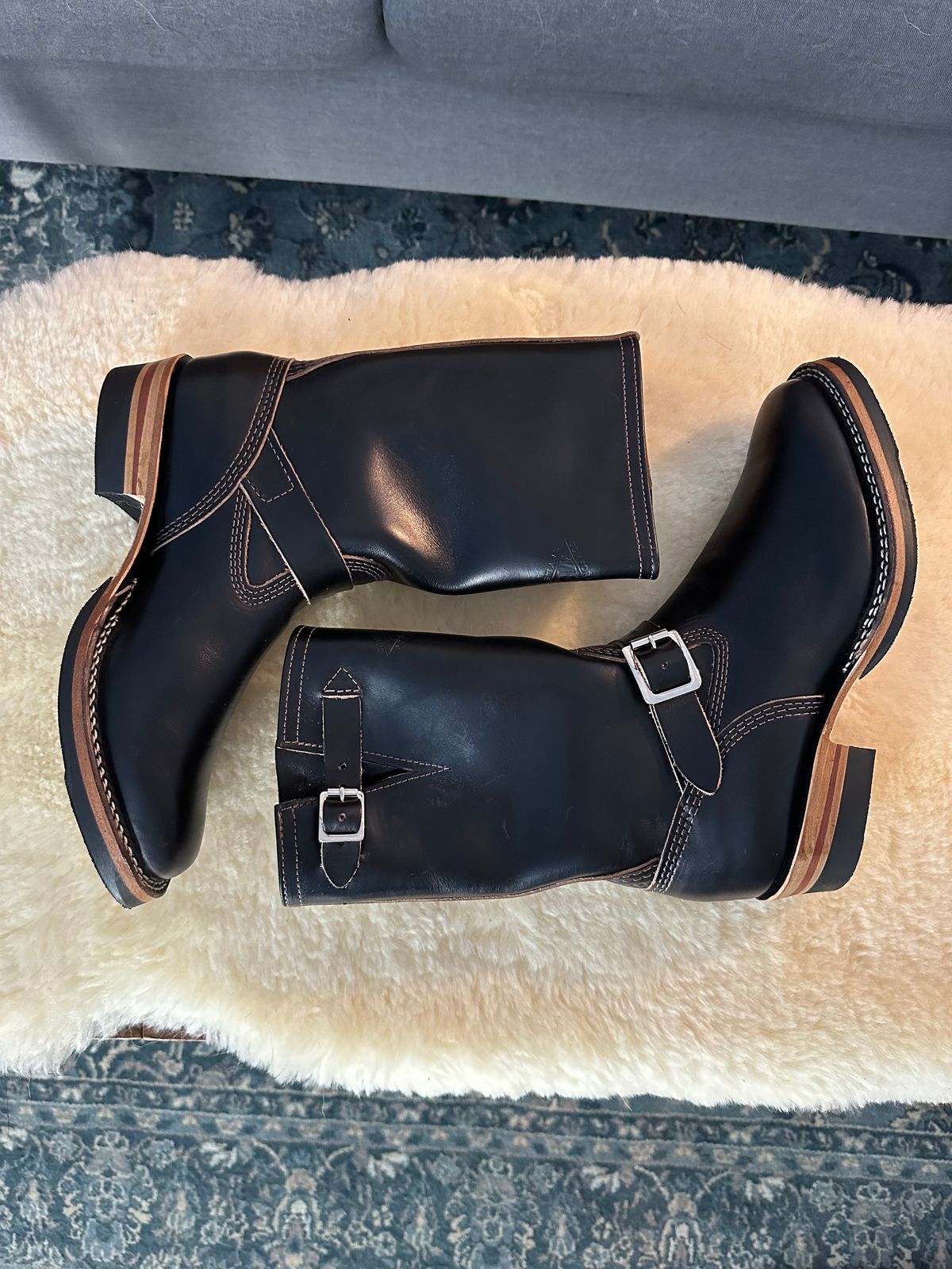 Photo by Deckard on October 1, 2023 of the Wesco Mister Lou in Maryam Black Horsehide.