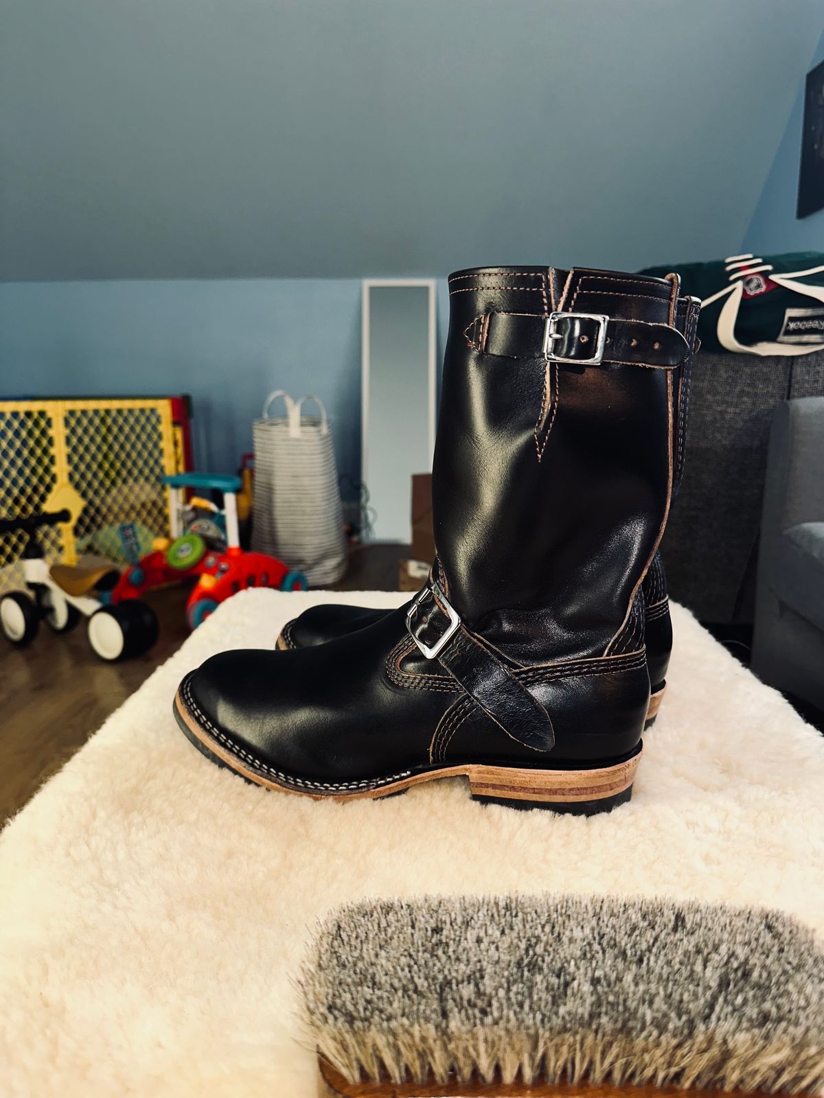 Photo by Deckard on November 4, 2023 of the Wesco Mister Lou in Maryam Black Horsehide.