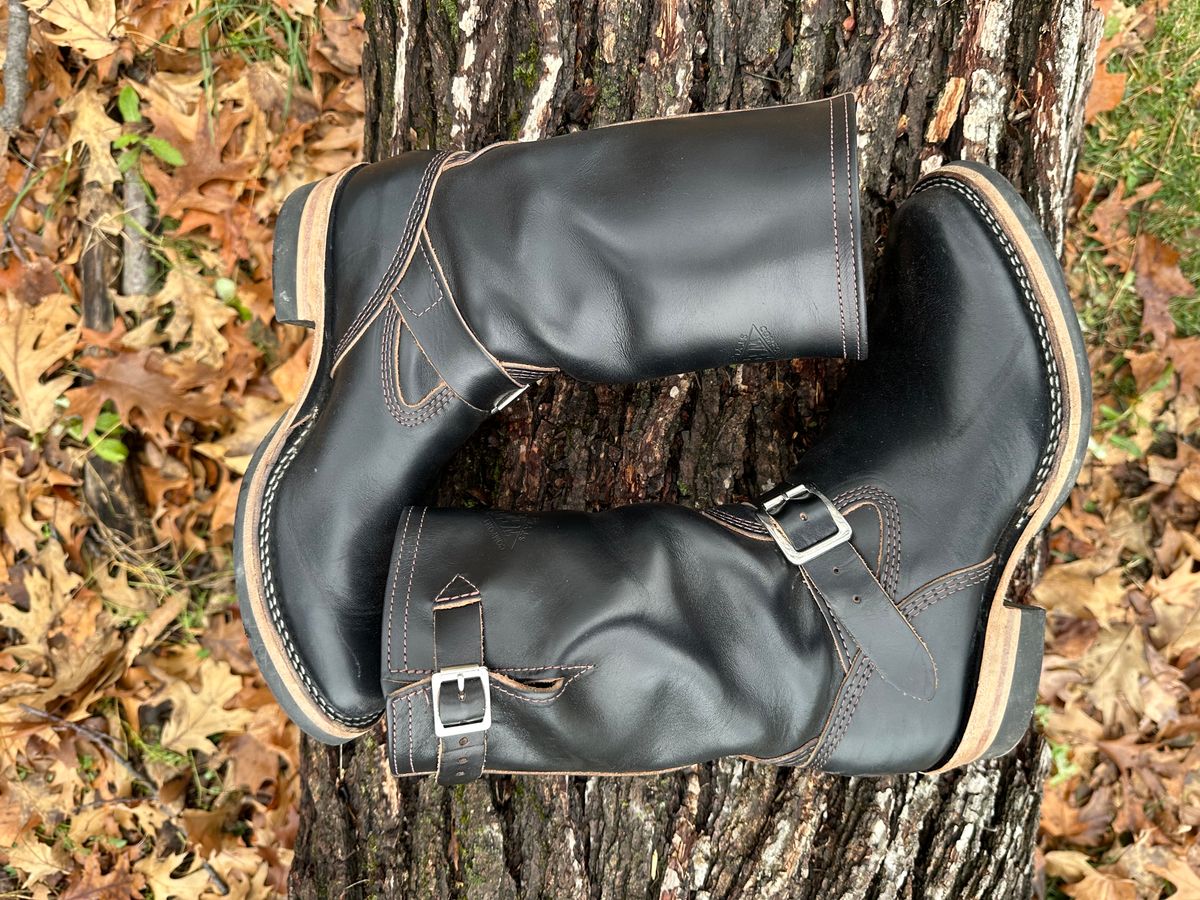 Photo by Deckard on December 2, 2023 of the Wesco Mister Lou in Maryam Black Horsehide.
