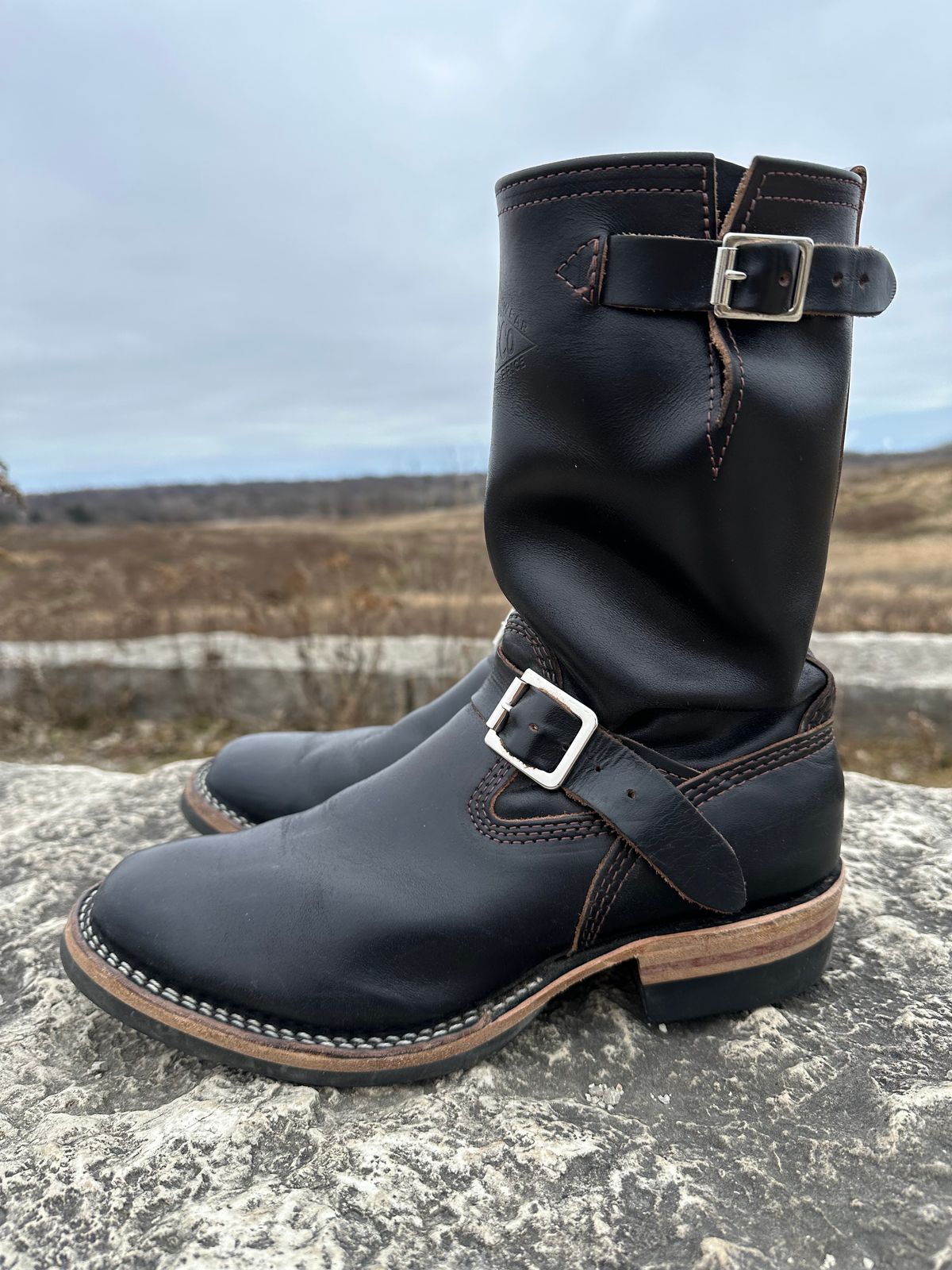 Photo by Deckard on January 1, 2024 of the Wesco Mister Lou in Maryam Black Horsehide.