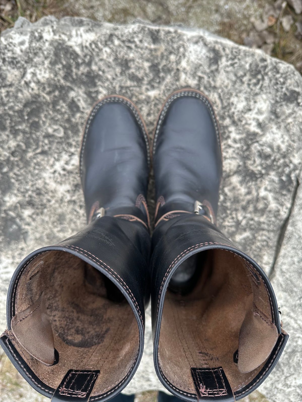 Photo by Deckard on January 1, 2024 of the Wesco Mister Lou in Maryam Black Horsehide.