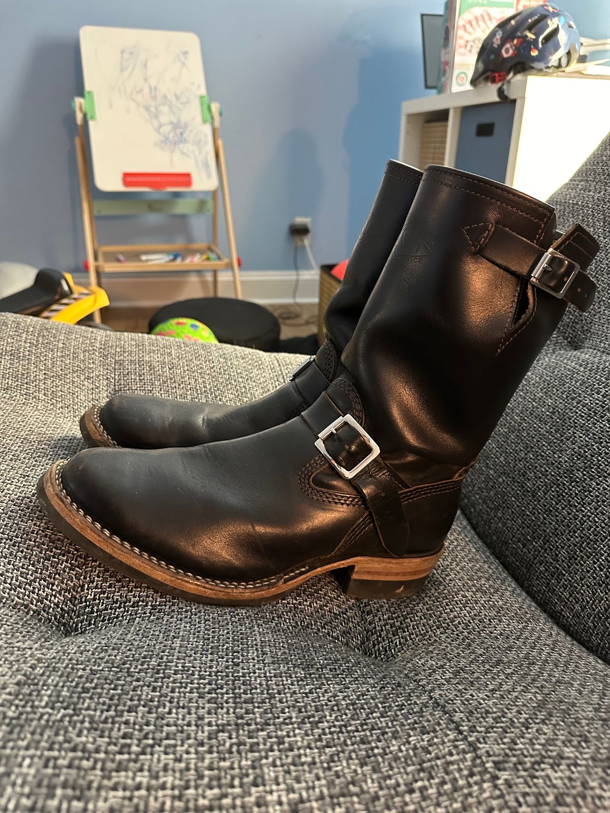 Photo by Deckard on March 6, 2024 of the Wesco Mister Lou in Maryam Black Horsehide.