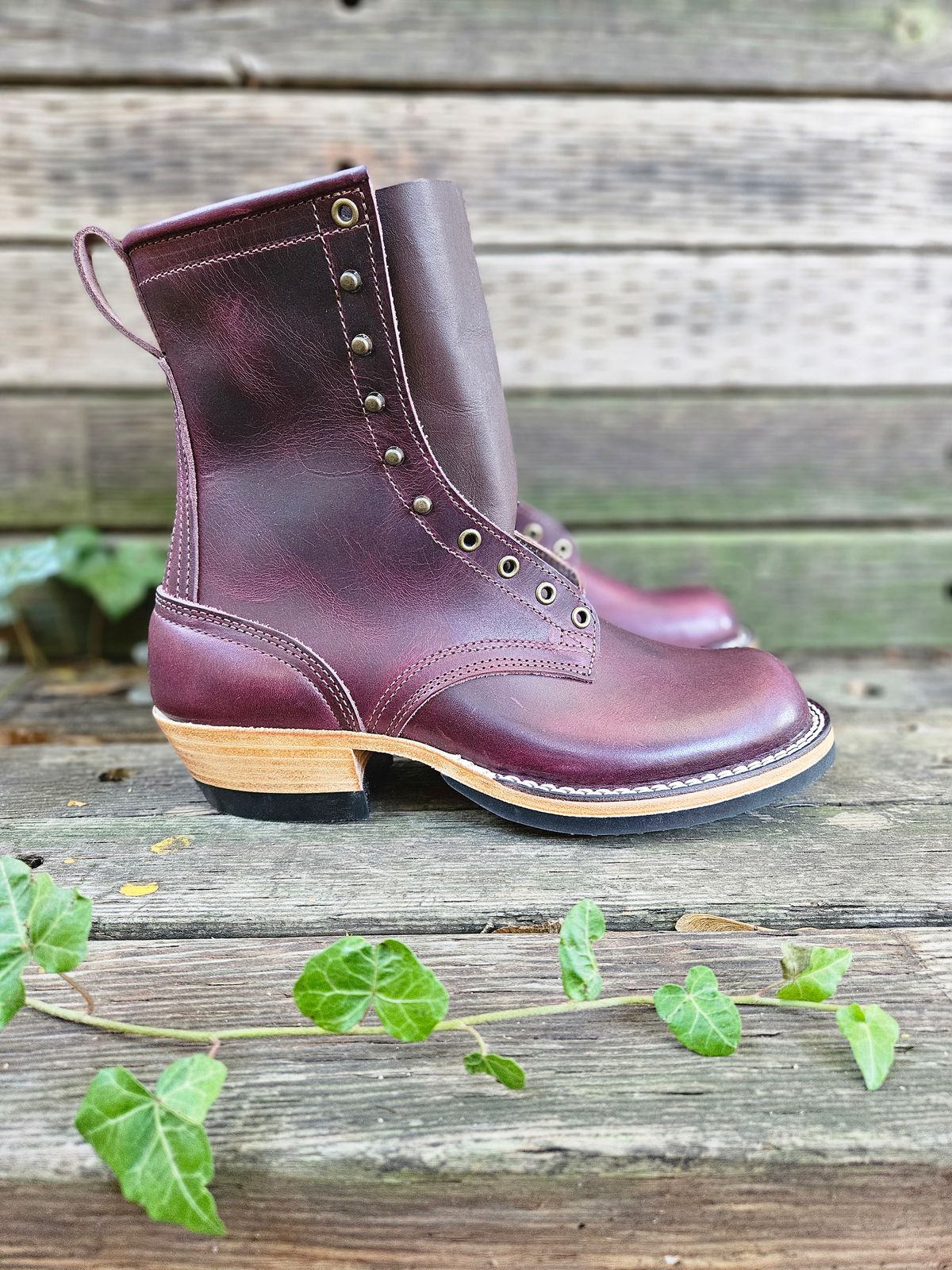 Photo by ShnyHntr91 on October 26, 2024 of the Nicks MTO in Horween, Color #8 Cypress.