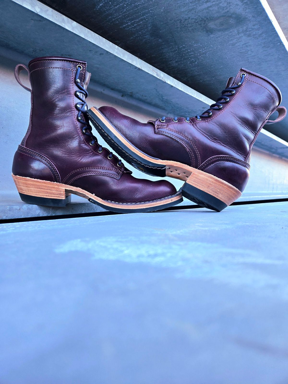 Photo by ShnyHntr91 on December 6, 2024 of the Nicks MTO in Horween, Color #8 Cypress.