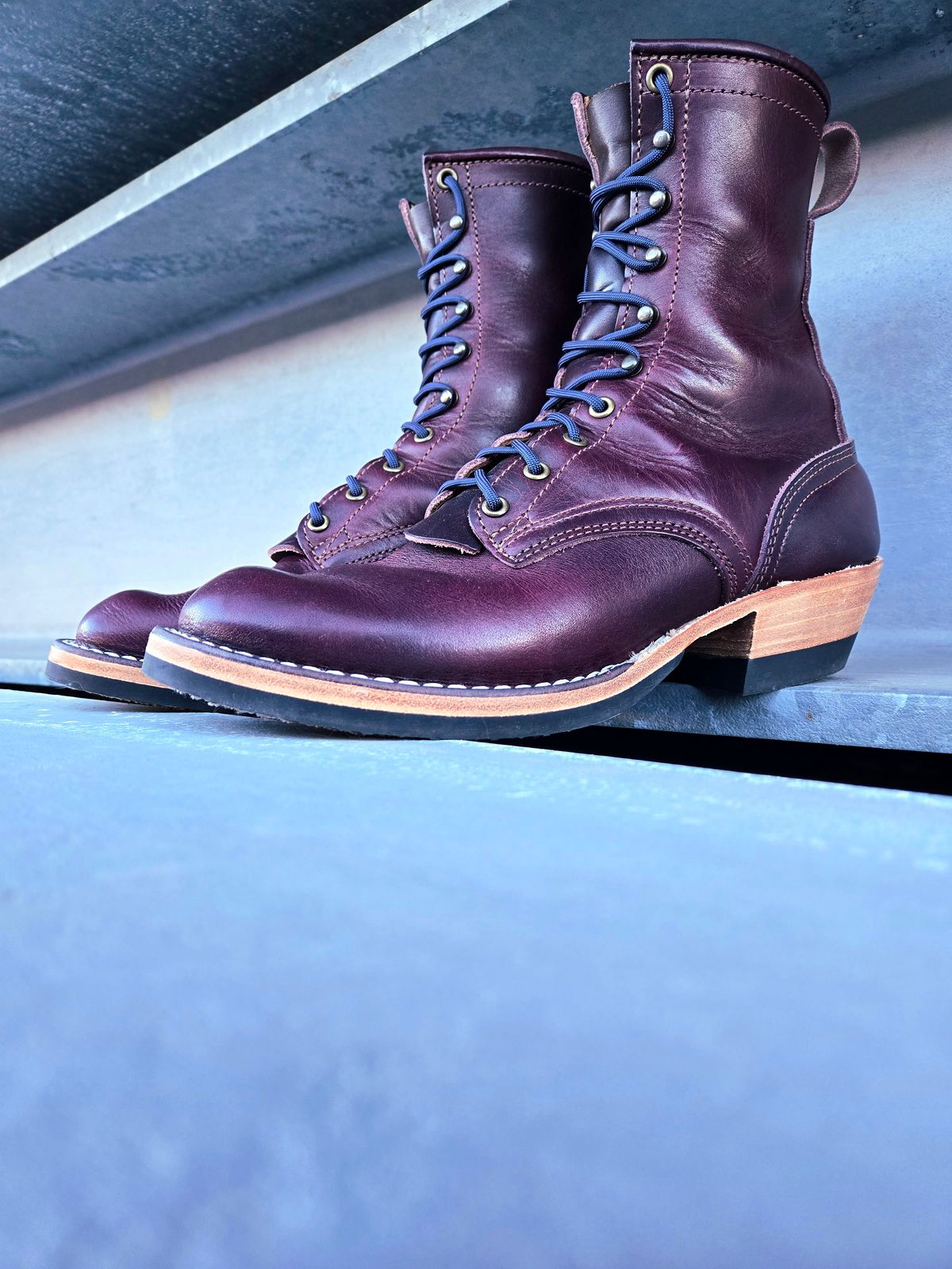 Photo by ShnyHntr91 on December 6, 2024 of the Nicks MTO in Horween, Color #8 Cypress.