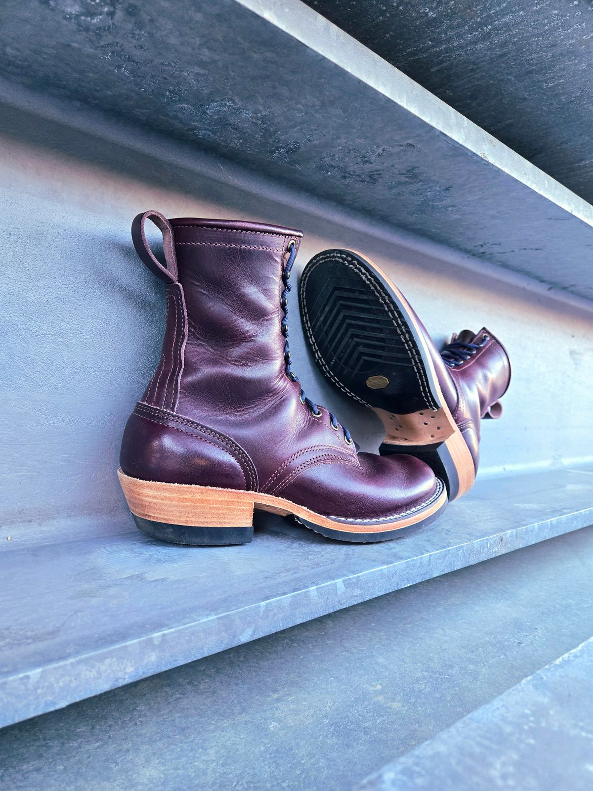 Photo by ShnyHntr91 on December 6, 2024 of the Nicks MTO in Horween, Color #8 Cypress.