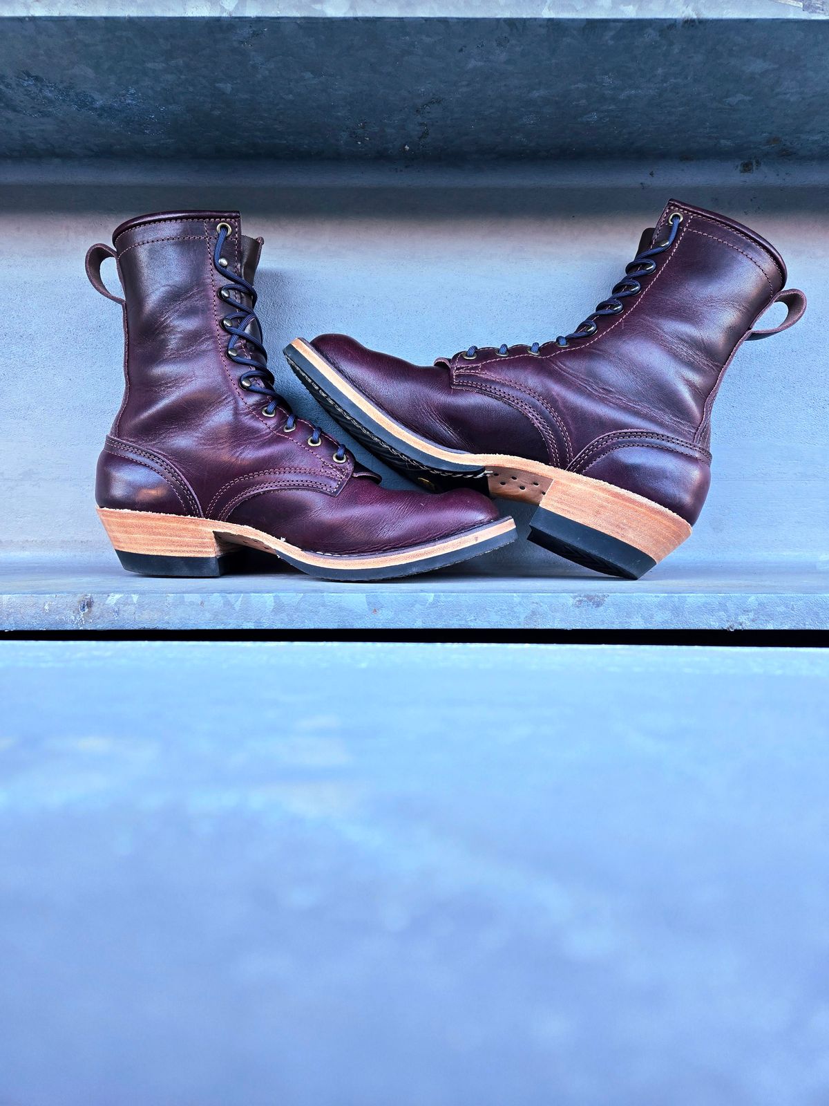 Photo by ShnyHntr91 on December 6, 2024 of the Nicks MTO in Horween, Color #8 Cypress.