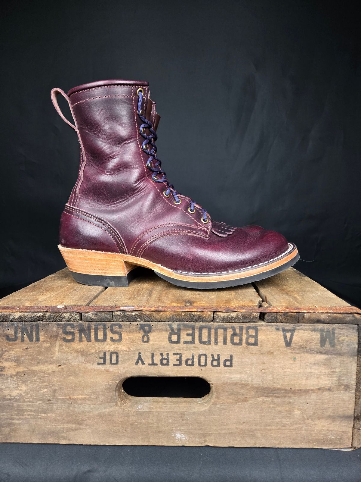 Photo by ShnyHntr91 on January 21, 2025 of the Nicks MTO in Horween, Color #8 Cypress.