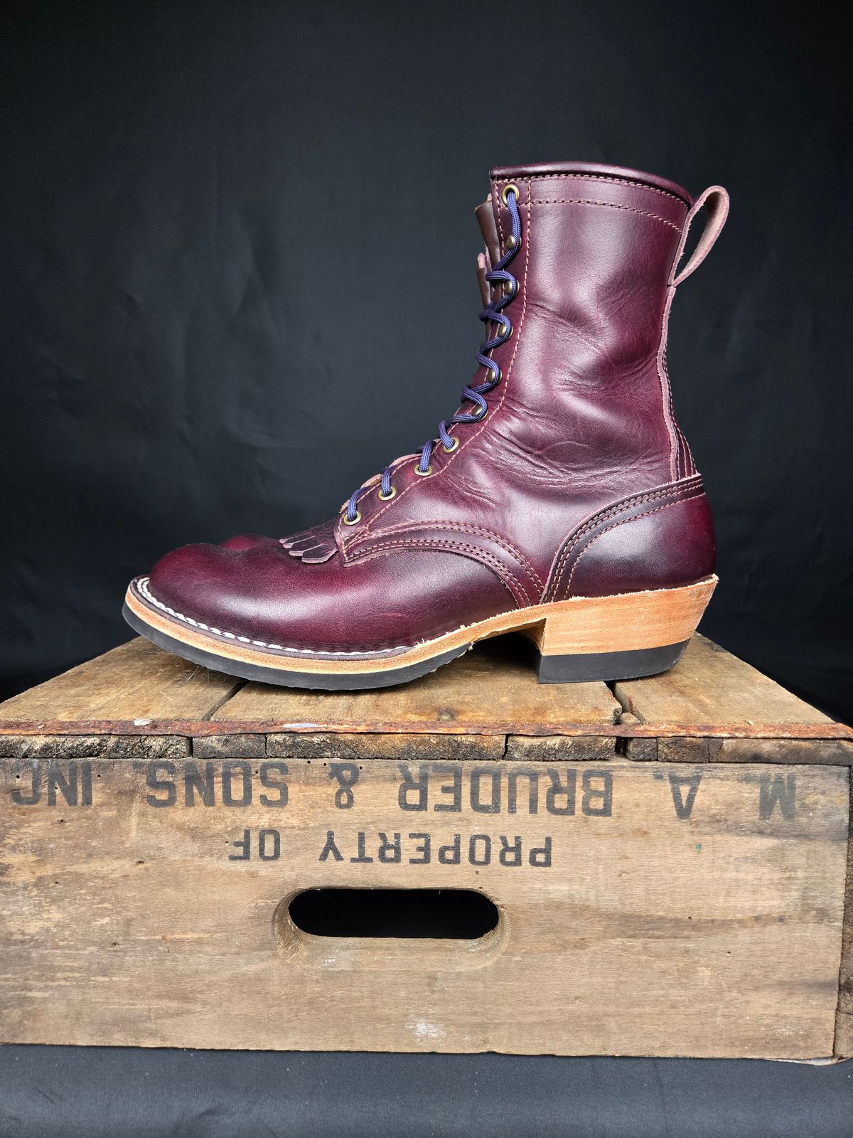 Photo by ShnyHntr91 on January 21, 2025 of the Nicks MTO in Horween, Color #8 Cypress.