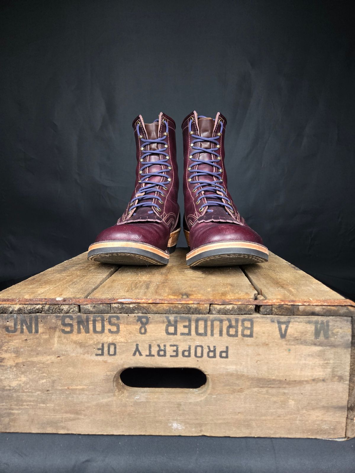 Photo by ShnyHntr91 on January 21, 2025 of the Nicks MTO in Horween, Color #8 Cypress.